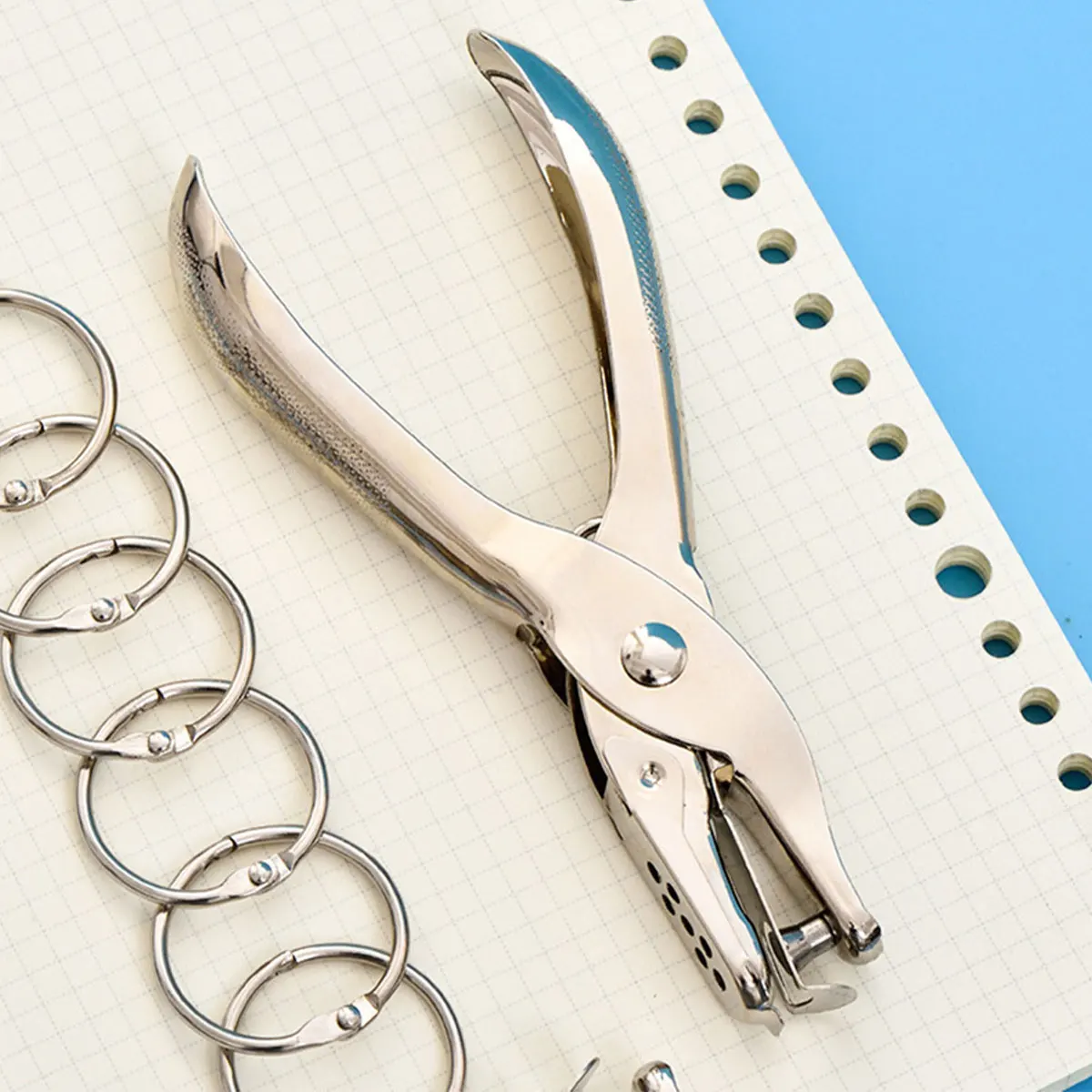 1Pcs Practical 6mm-Diameter Single Hole Puncher - Durable Handheld Paper Punching & Cutting Tool for Scrapbooking
1Pcs Practical 6mm-Diameter Single Hole Puncher - Durable Handheld Paper Punching & Cutting Tool for Scrapbooking