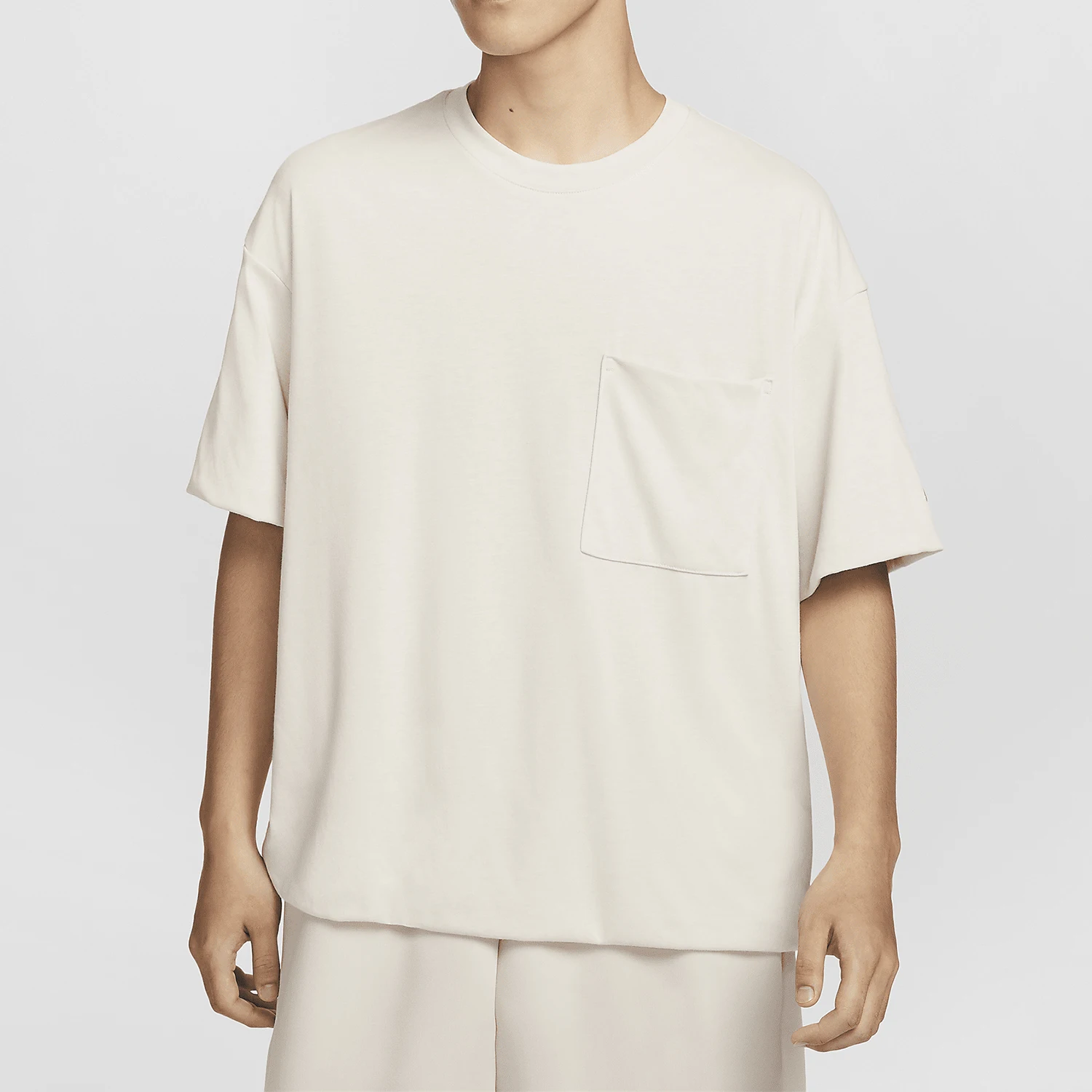 Мужские повседневные свободные футболки Nike Authentic Tech Dri-FIT ADV с коротким рукавом FZ7561-104
Мужские повседневные свободные футболки Nike Authentic Tech Dri-FIT ADV с коротким рукавом FZ7561-104