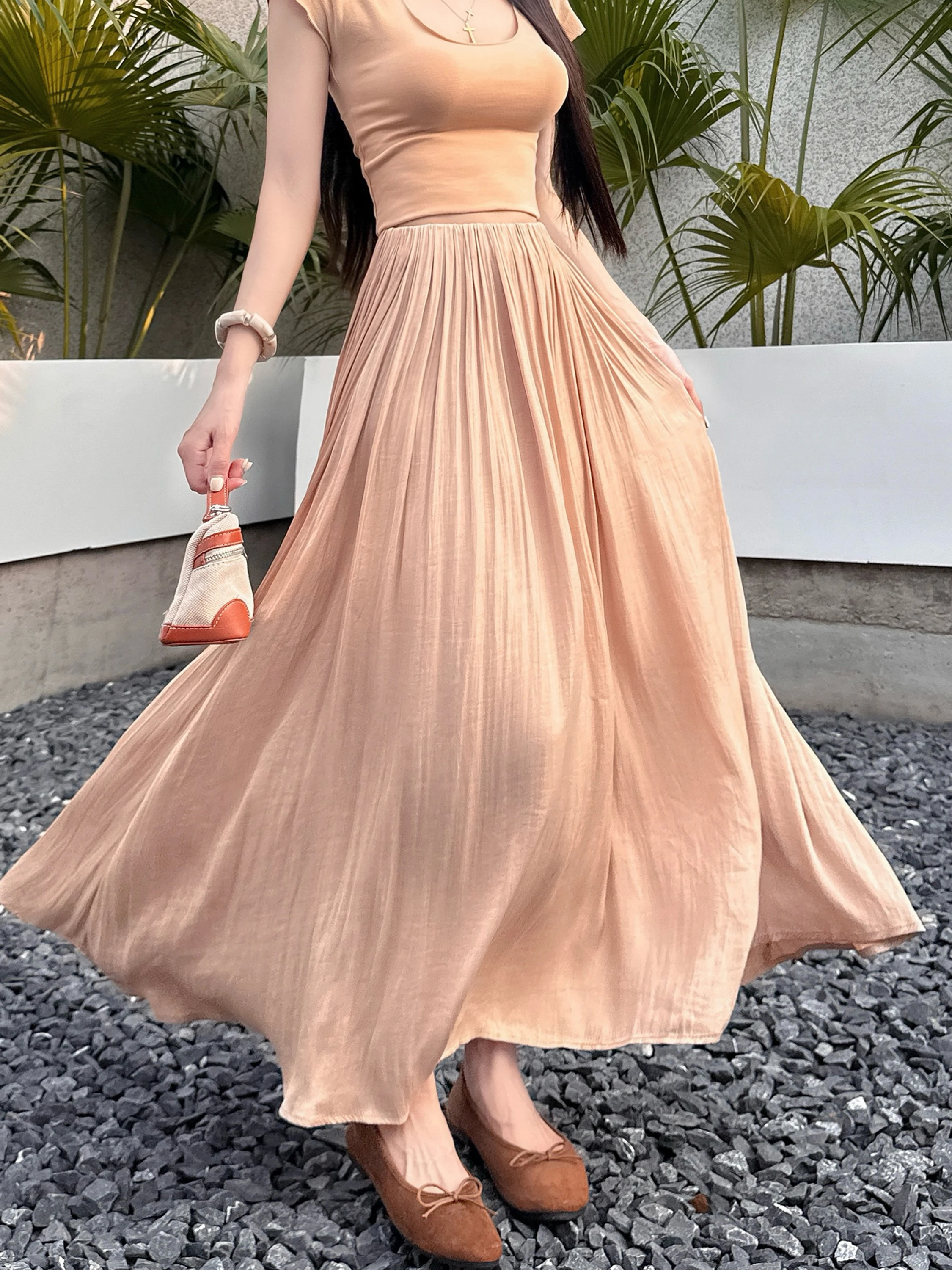 Ice Silk Pleated Half Skirt Women's Summer New High Waist Slimming Casual Drapey A-Line Umbrella Long Skirt Commute Korean Style
Ice Silk Pleated Half Skirt Women's Summer New High Waist Slimming Casual Drapey A-Line Umbrella Long Skirt Commute Korean Style