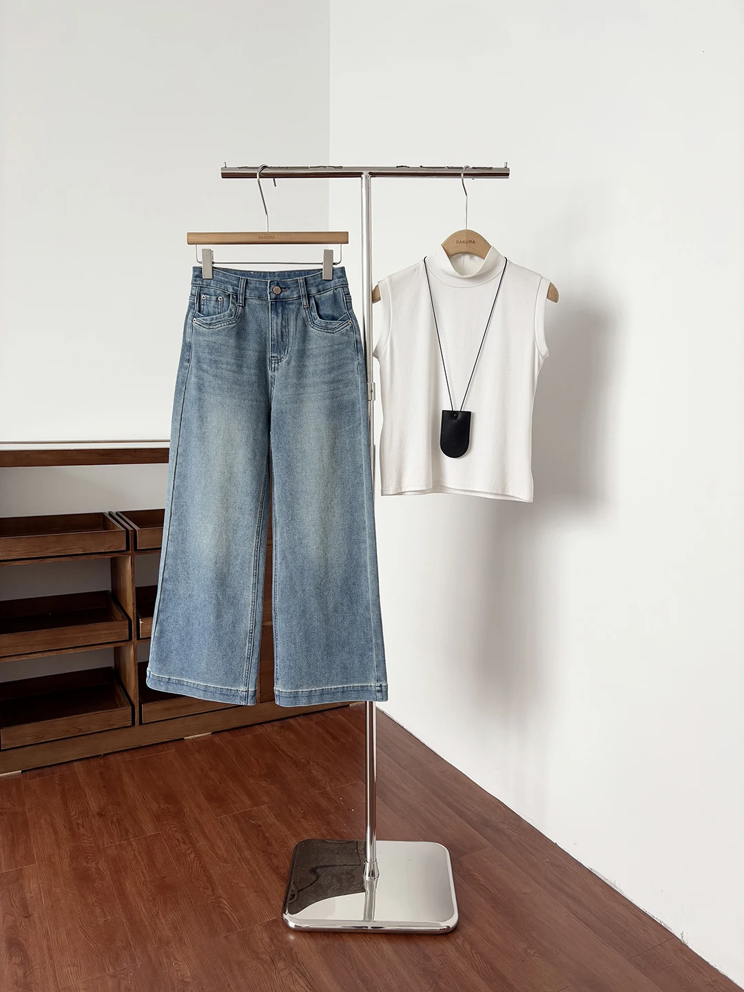 High Waist Wide Leg Women's Jeans Retro Washed Spring Summer New Style Versatile Commuter Pants Hong Kong Style Polyester Fiber
High Waist Wide Leg Women's Jeans Retro Washed Spring Summer New Style Versatile Commuter Pants Hong Kong Style Polyester Fiber
