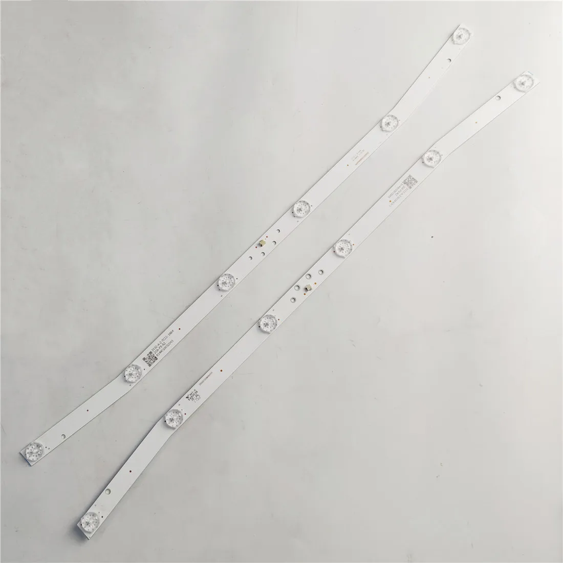 LED Backlight strip 6 Lamp for JL.D32061330-114ES-M ZX32ZC332M06A5V0 E32 X322BV-SRR UJTV53HA ELST3216H CRH-K32K6003030T020672M
LED Backlight strip 6 Lamp for JL.D32061330-114ES-M ZX32ZC332M06A5V0 E32 X322BV-SRR UJTV53HA ELST3216H CRH-K32K6003030T020672M