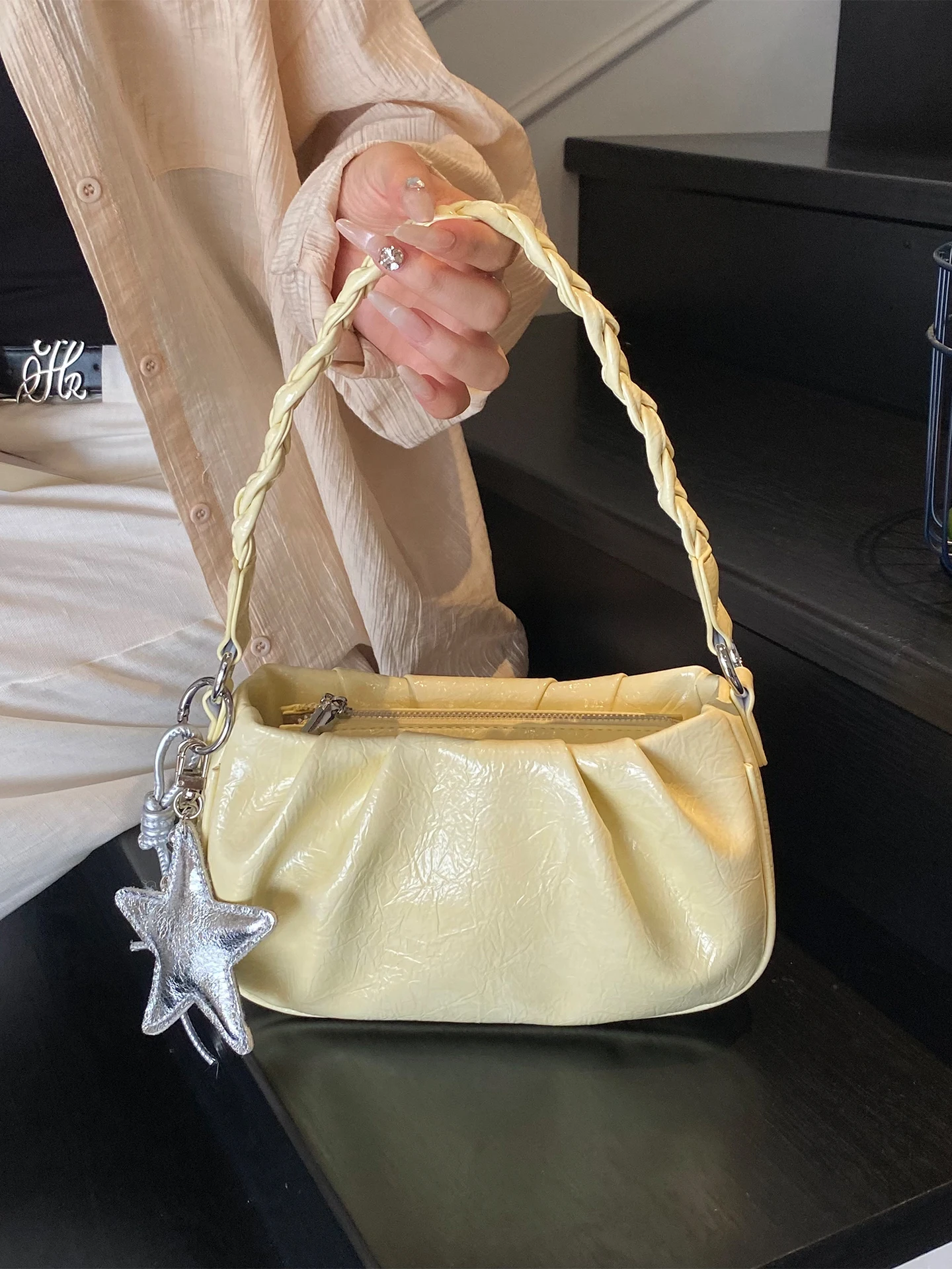 Fashionable Women's Underarm Bag 2025 New Commuter Shoulder Crossbody Foldable Soft Handbag Popular Match All Styles ILINX Brand
Fashionable Women's Underarm Bag 2025 New Commuter Shoulder Crossbody Foldable Soft Handbag Popular Match All Styles ILINX Brand