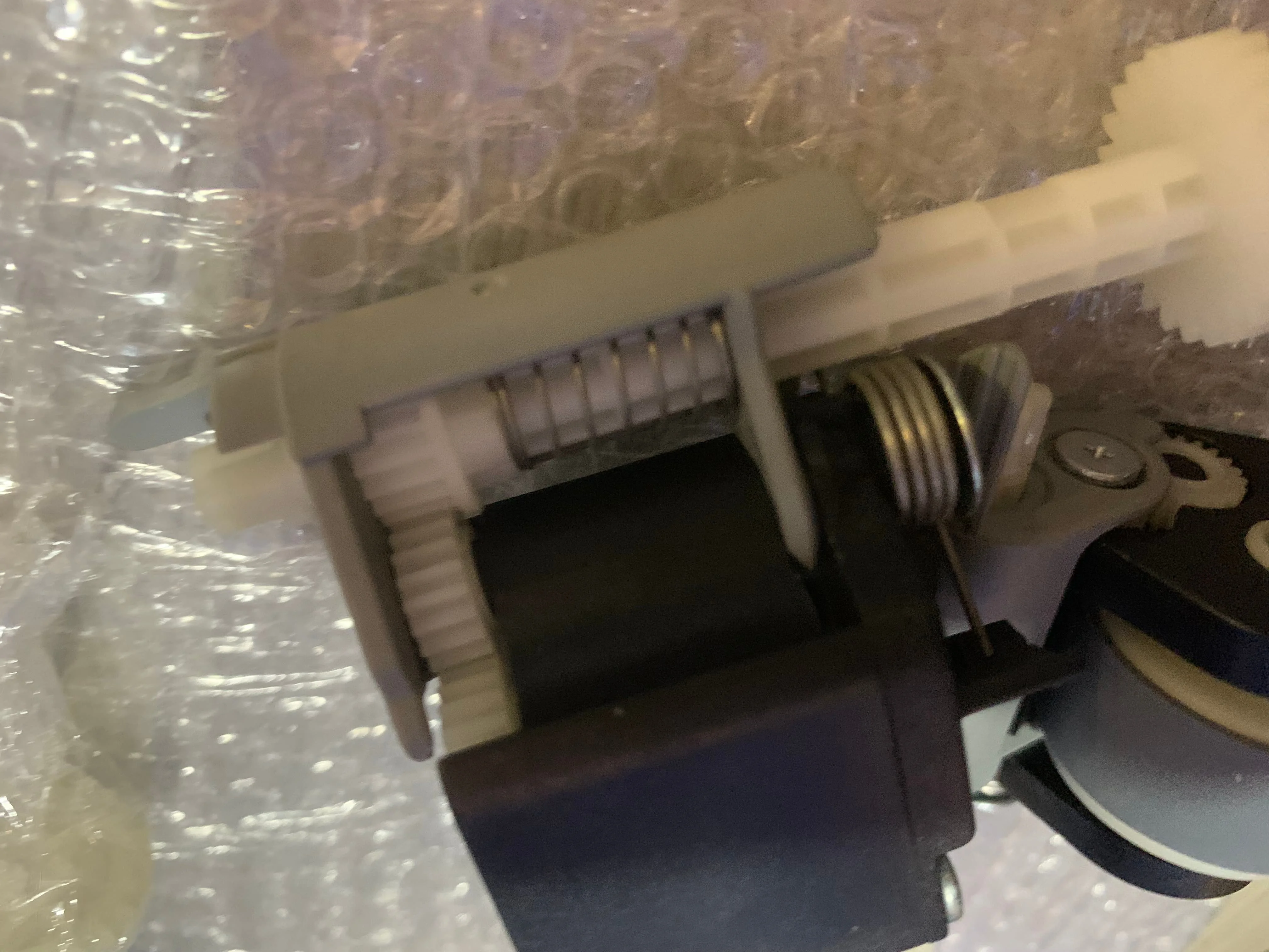 1 оригинальный ролик захвата 1547069 PICK ASSY для Epson L200 L201 L100 L101 T22 ME33 ME330 ME35 ME350 TX120 TX130 SX125 S22 SX130
1 оригинальный ролик захвата 1547069 PICK ASSY для Epson L200 L201 L100 L101 T22 ME33 ME330 ME35 ME350 TX120 TX130 SX125 S22 SX130