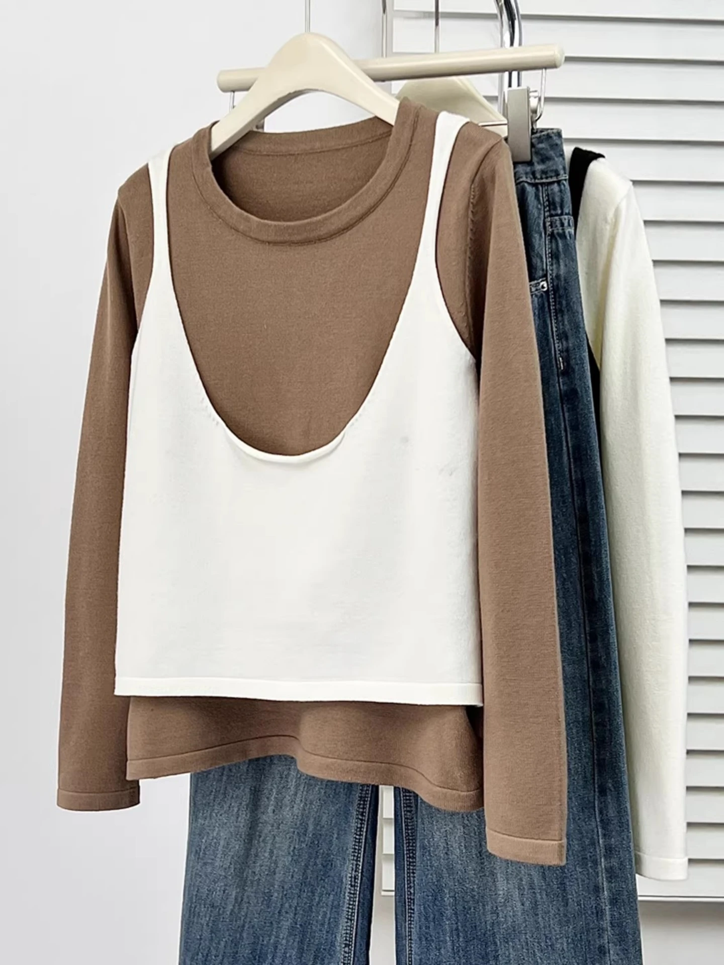 Fashionable Knitted Base Shirt Sweater Women's Spring Autumn New Large Size Fat MM Stylish Airy Looking Fake Two-Piece Vest Top
Fashionable Knitted Base Shirt Sweater Women's Spring Autumn New Large Size Fat MM Stylish Airy Looking Fake Two-Piece Vest Top