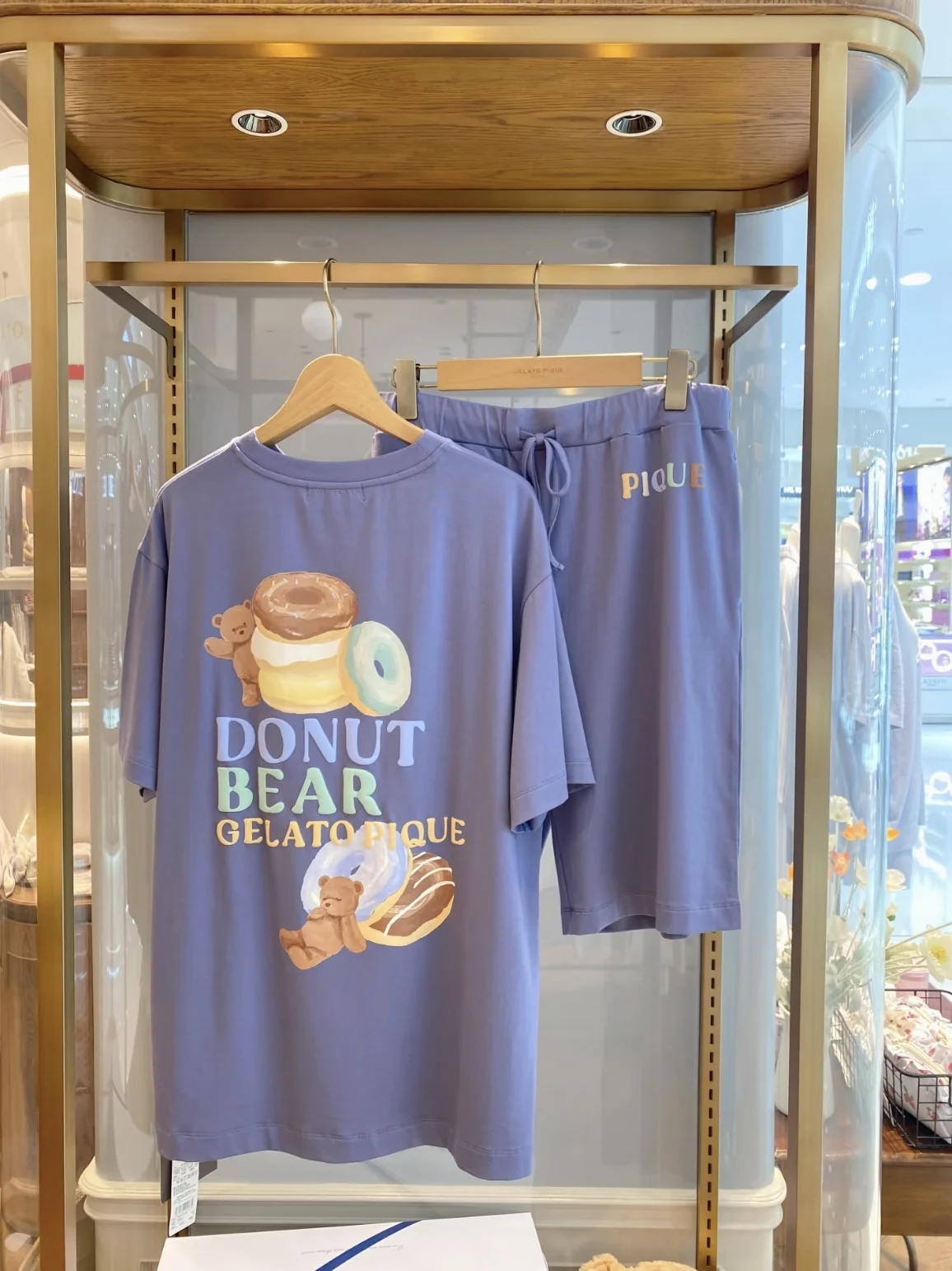 Summer New Ice Cream Bear Donut Simple Letter Men's Short Sleeve Mid-Pants Sleepwear Home Clothes Set Comfortable Loose Fit
Summer New Ice Cream Bear Donut Simple Letter Men's Short Sleeve Mid-Pants Sleepwear Home Clothes Set Comfortable Loose Fit