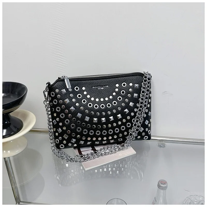 Fashion Punk Metal Rivet Bucket Bag Highend Pu Suede Underarm Shoulder Tote Bag 2026 New Retro Trendy Motorcycle Bag Women's Bag
Fashion Punk Metal Rivet Bucket Bag Highend Pu Suede Underarm Shoulder Tote Bag 2026 New Retro Trendy Motorcycle Bag Women's Bag