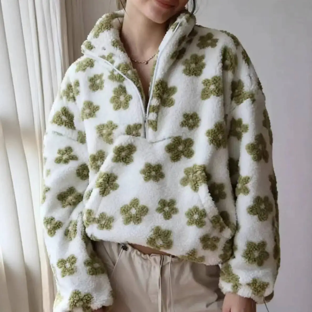Women's Floral Print Sweatshirt Cotton Coat 2025 Autumn Winter Warm Stylish Sweatshirt Fleece Flower Fuzzy Soft Velvet Pullover
Women's Floral Print Sweatshirt Cotton Coat 2025 Autumn Winter Warm Stylish Sweatshirt Fleece Flower Fuzzy Soft Velvet Pullover