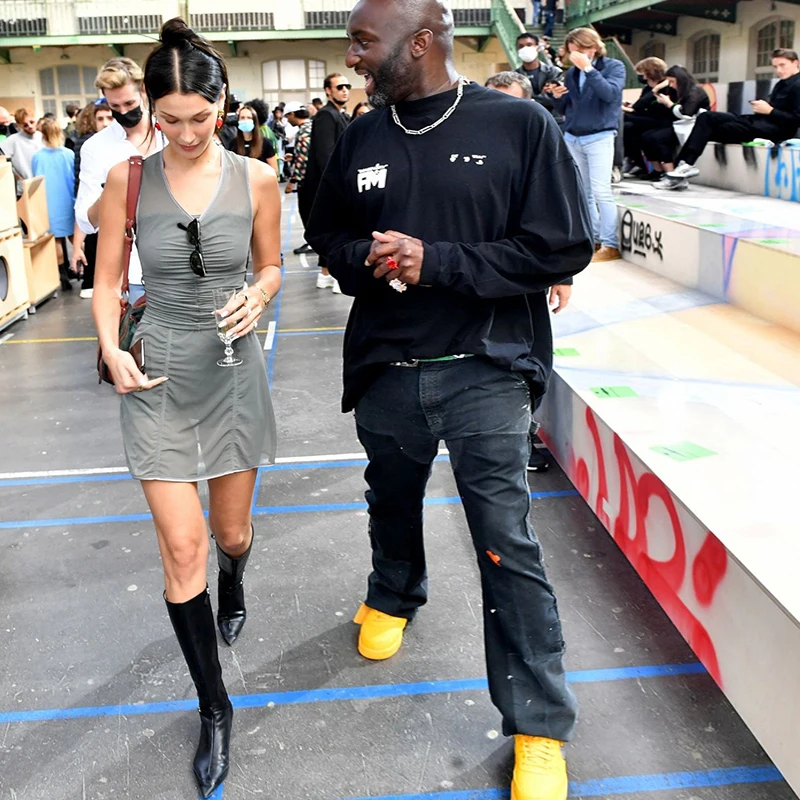 Bellahadid Summer 2025 Casual V-neck Slimming Waist Vest Dress Elegant Street Style High Waist A-line Midi Skirt without Sleeve
Bellahadid Summer 2025 Casual V-neck Slimming Waist Vest Dress Elegant Street Style High Waist A-line Midi Skirt without Sleeve