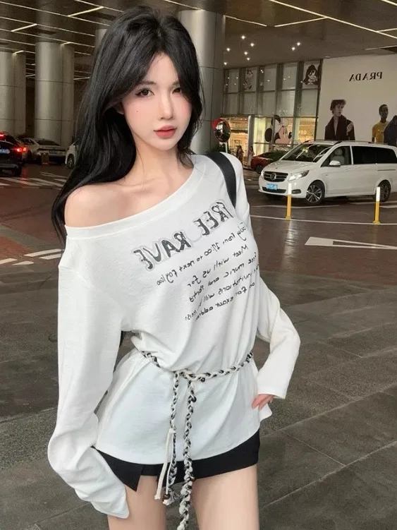 Ladies' Korean Style Lazy Style Diagonal Shoulder Long Sleeve T-Shirt Autumn New High-End Feeling One-Shoulder Waist-Cinching...
Ladies' Korean Style Lazy Style Diagonal Shoulder Long Sleeve T-Shirt Autumn New High-End Feeling One-Shoulder Waist-Cinching...
