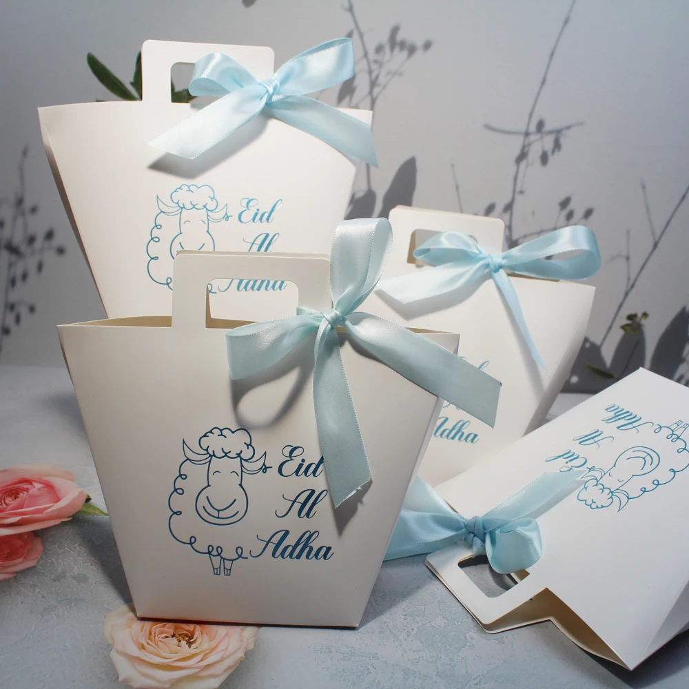 Handheld Eid Al-Adha Candy Gift Boxes: Sheep EID Mubarak, Islamic Ramadan Decor Boxes with Blue or Pink Eid Al-Adha Blessings
Handheld Eid Al-Adha Candy Gift Boxes: Sheep EID Mubarak, Islamic Ramadan Decor Boxes with Blue or Pink Eid Al-Adha Blessings