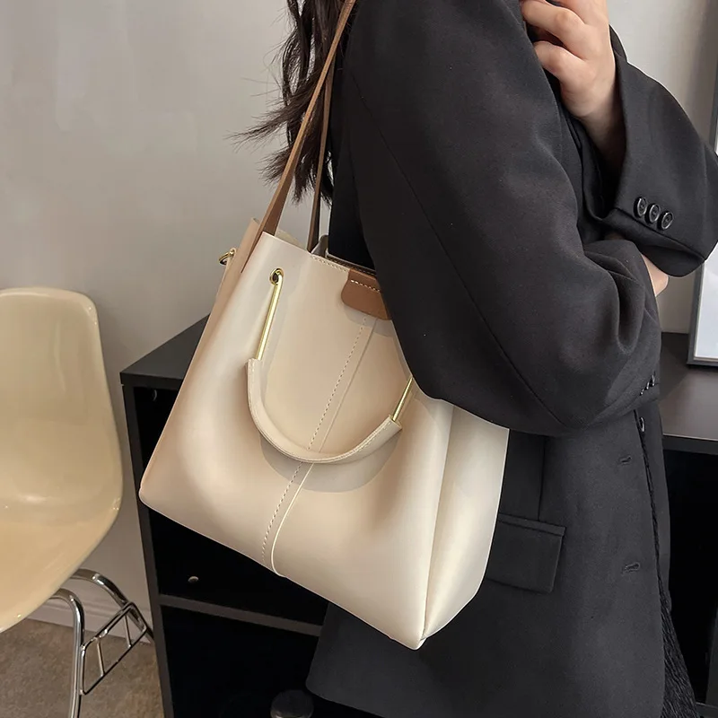 Large Capacity Tote Bag Women's Bag New Fashion Shoulder Bag Broadband Crossbody Bag Foreign Style Handbag
Large Capacity Tote Bag Women's Bag New Fashion Shoulder Bag Broadband Crossbody Bag Foreign Style Handbag