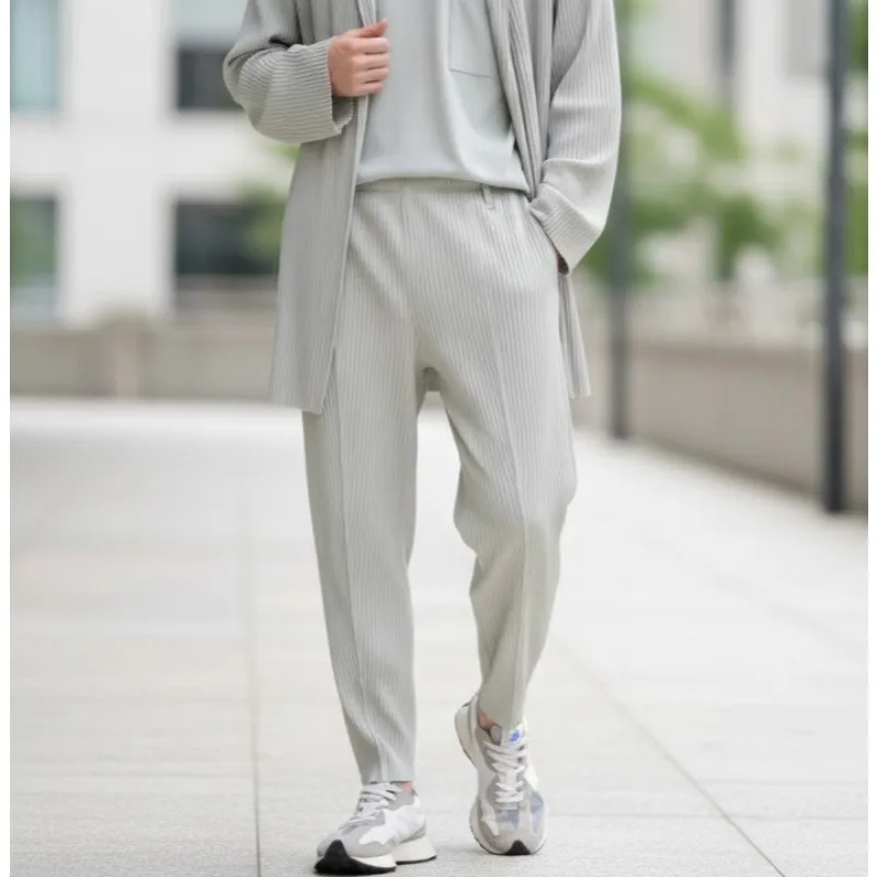 Miyake плиссированные брюки мужские плиссированные брюки девять минут 2026 весенние новые брюки со средним швом прямые осенние свободные брюки повседневные
Miyake плиссированные брюки мужские плиссированные брюки девять минут 2026 весенние новые брюки со средним швом прямые осенние свободные брюки повседневные