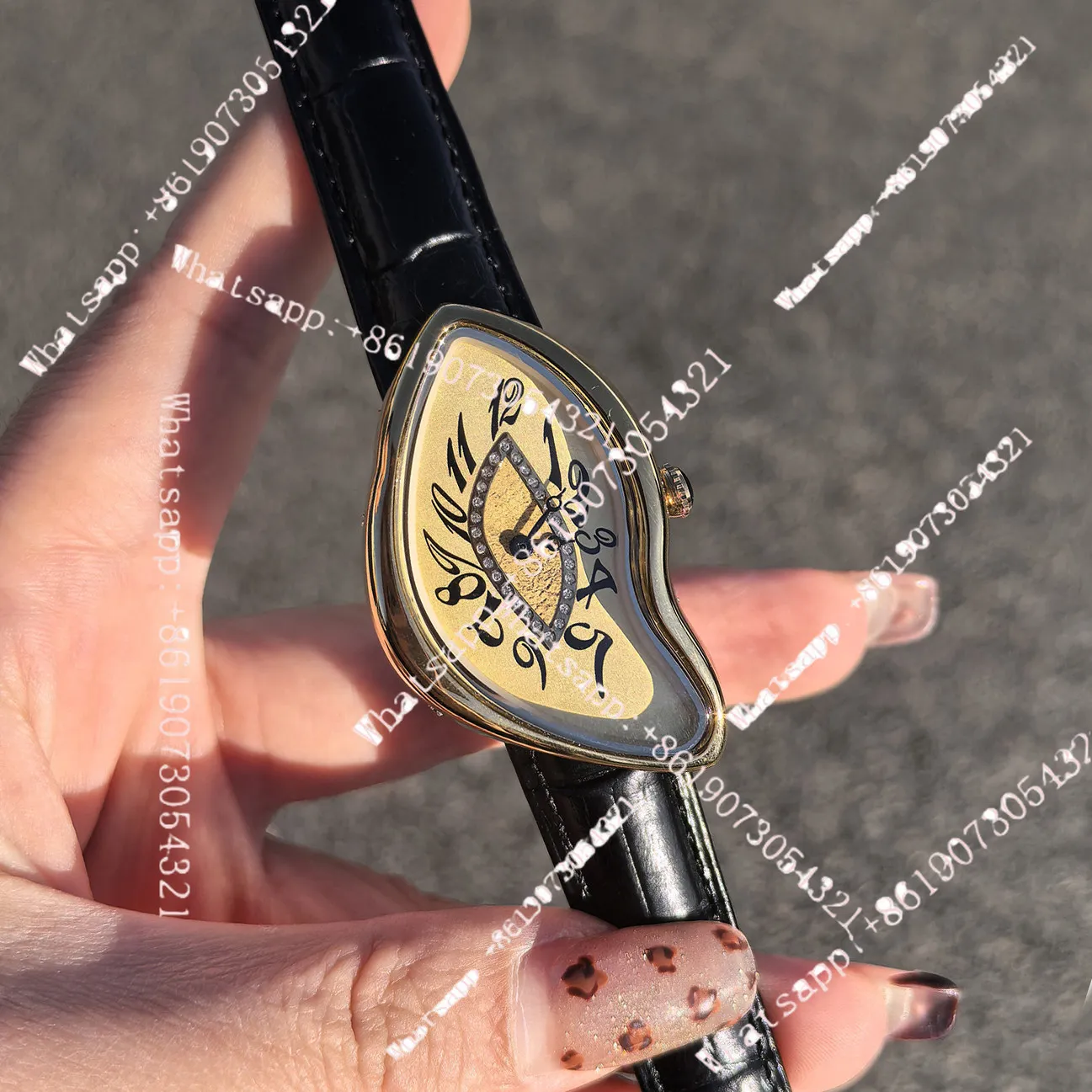 Special-shaped medieval watch creative personality melt twist Y2K niche high-end belt men's watch niche gift
Special-shaped medieval watch creative personality melt twist Y2K niche high-end belt men's watch niche gift