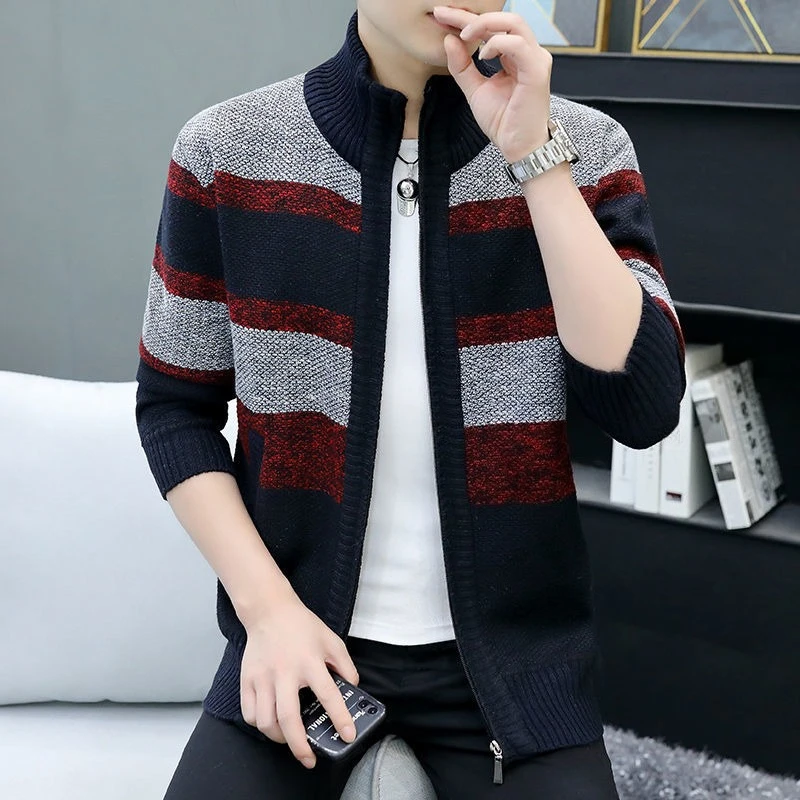 Мужской осенний утепленный вязаный кардиган на молнии — полосатый свитер на флисовой подкладке, корейская модная повседневная куртка, теплая верхняя одежда
Мужской осенний утепленный вязаный кардиган на молнии — полосатый свитер на флисовой подкладке, корейская модная повседневная куртка, теплая верхняя одежда