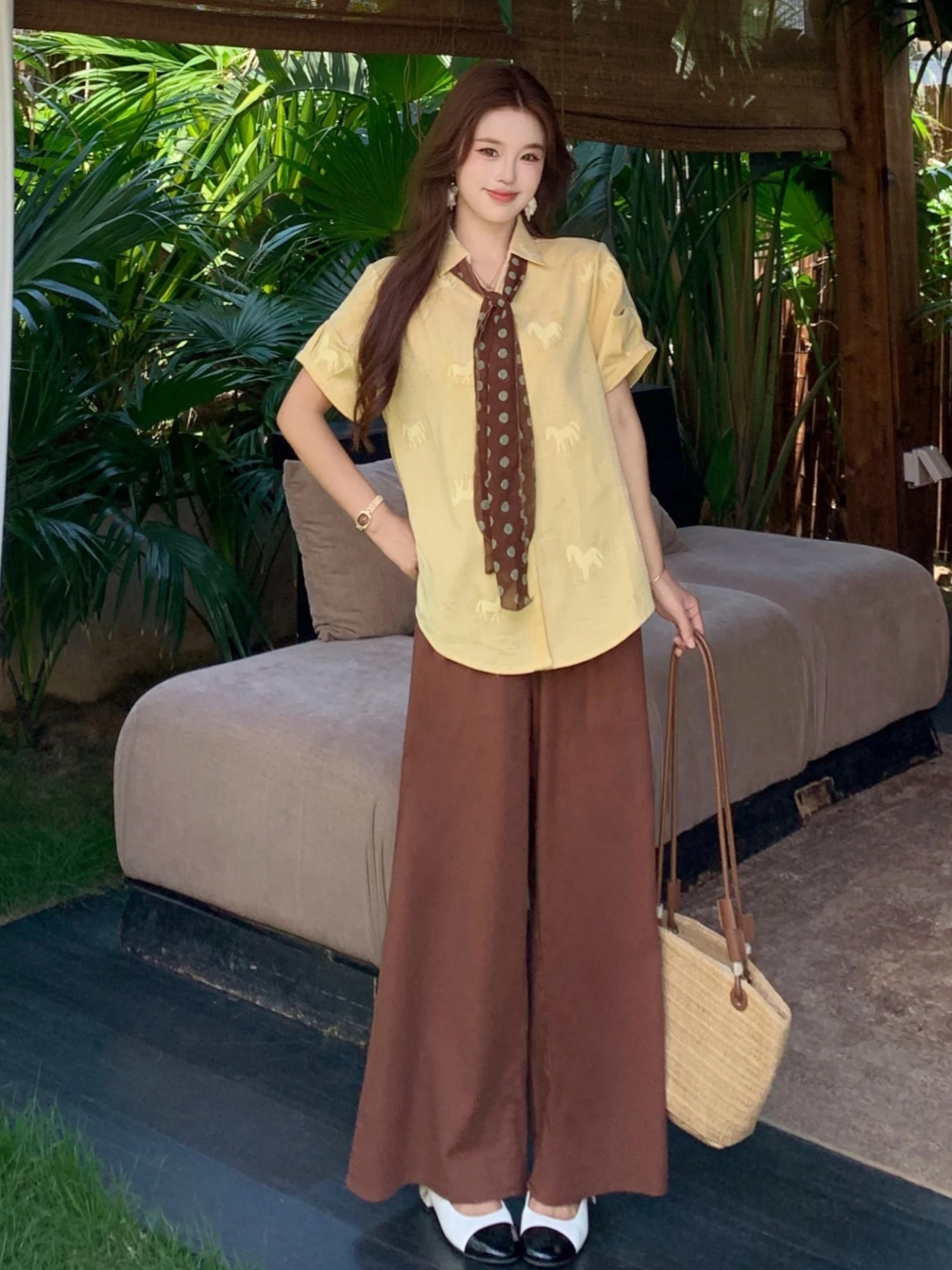 Summer Fashion Women's plus Size Shirt And Pants Set with Silk Scarf Belted Short Sleeve High Waist Wide Leg Pants Two Piece Set
Summer Fashion Women's plus Size Shirt And Pants Set with Silk Scarf Belted Short Sleeve High Waist Wide Leg Pants Two Piece Set