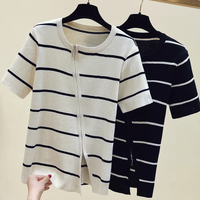 Fashion Slim Knitted Tshirt Sweater Women Stylish Chain Gold Buttons Zip-up Cardigan Vintage Elegant Chic Ladies Knitwear 2025
Fashion Slim Knitted Tshirt Sweater Women Stylish Chain Gold Buttons Zip-up Cardigan Vintage Elegant Chic Ladies Knitwear 2025