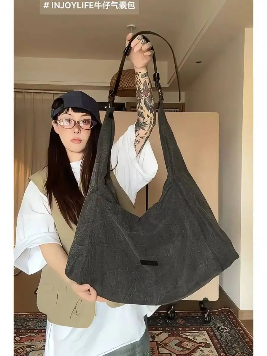 Bloom Retro Denim Black Large Capacity Handbag Wallet Women Vintage Casual Tote Bag Purse Female Haruku Crossbody Bags Y2k
Bloom Retro Denim Black Large Capacity Handbag Wallet Women Vintage Casual Tote Bag Purse Female Haruku Crossbody Bags Y2k
