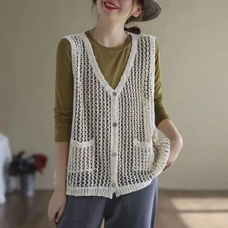 Spring Summer V-neck Single-breasted Hollow Out Vest Women Loose Sleeveless Cardigan Thin Jacket Design Tops Outerwear Solid
Spring Summer V-neck Single-breasted Hollow Out Vest Women Loose Sleeveless Cardigan Thin Jacket Design Tops Outerwear Solid
