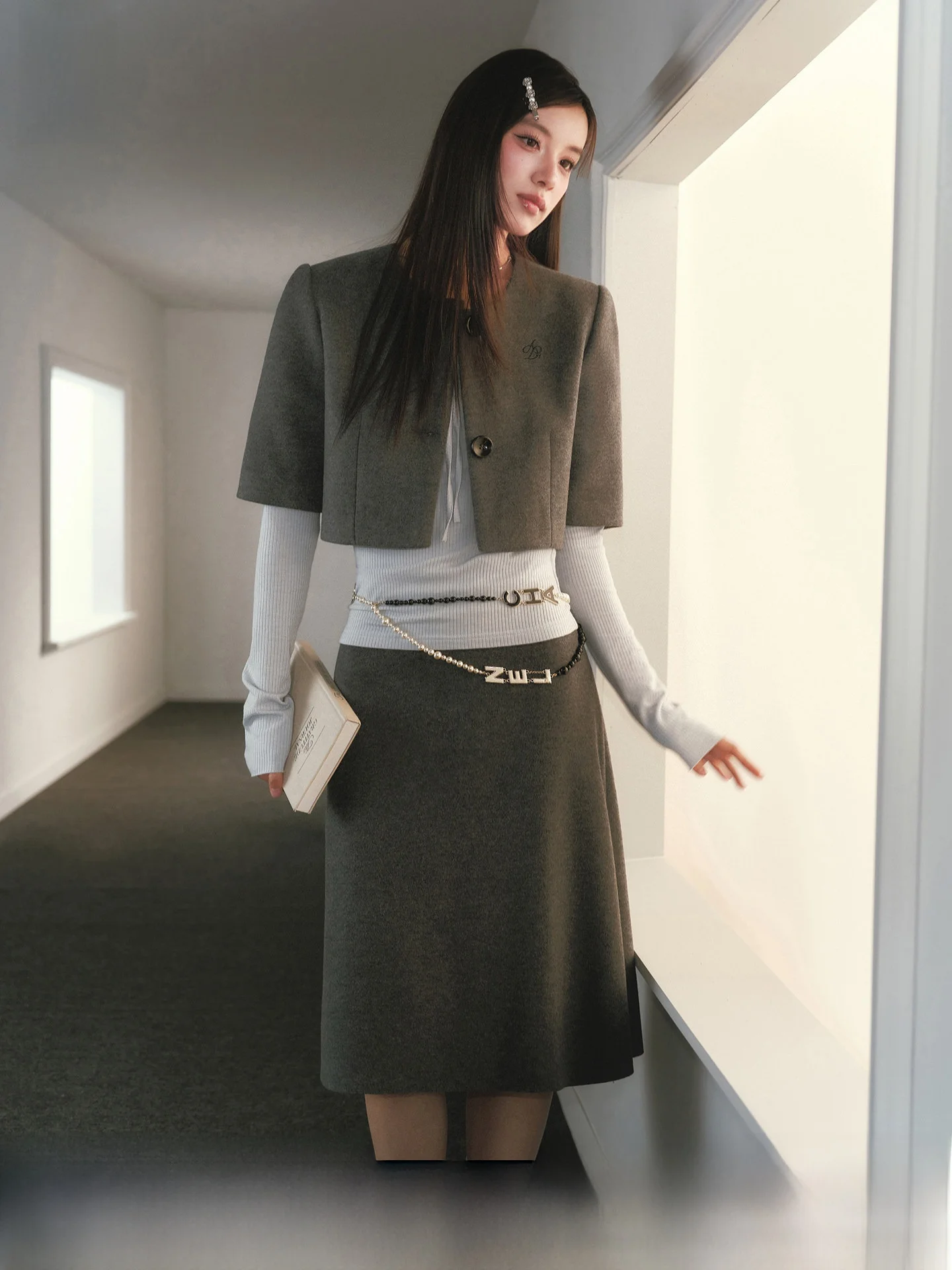ANDYET AD1 Women's Short Woolen Coat Five-Quarter Sleeve A-Line Skirt Set Casual Slimming Fashionable Winter Outfit
ANDYET AD1 Women's Short Woolen Coat Five-Quarter Sleeve A-Line Skirt Set Casual Slimming Fashionable Winter Outfit