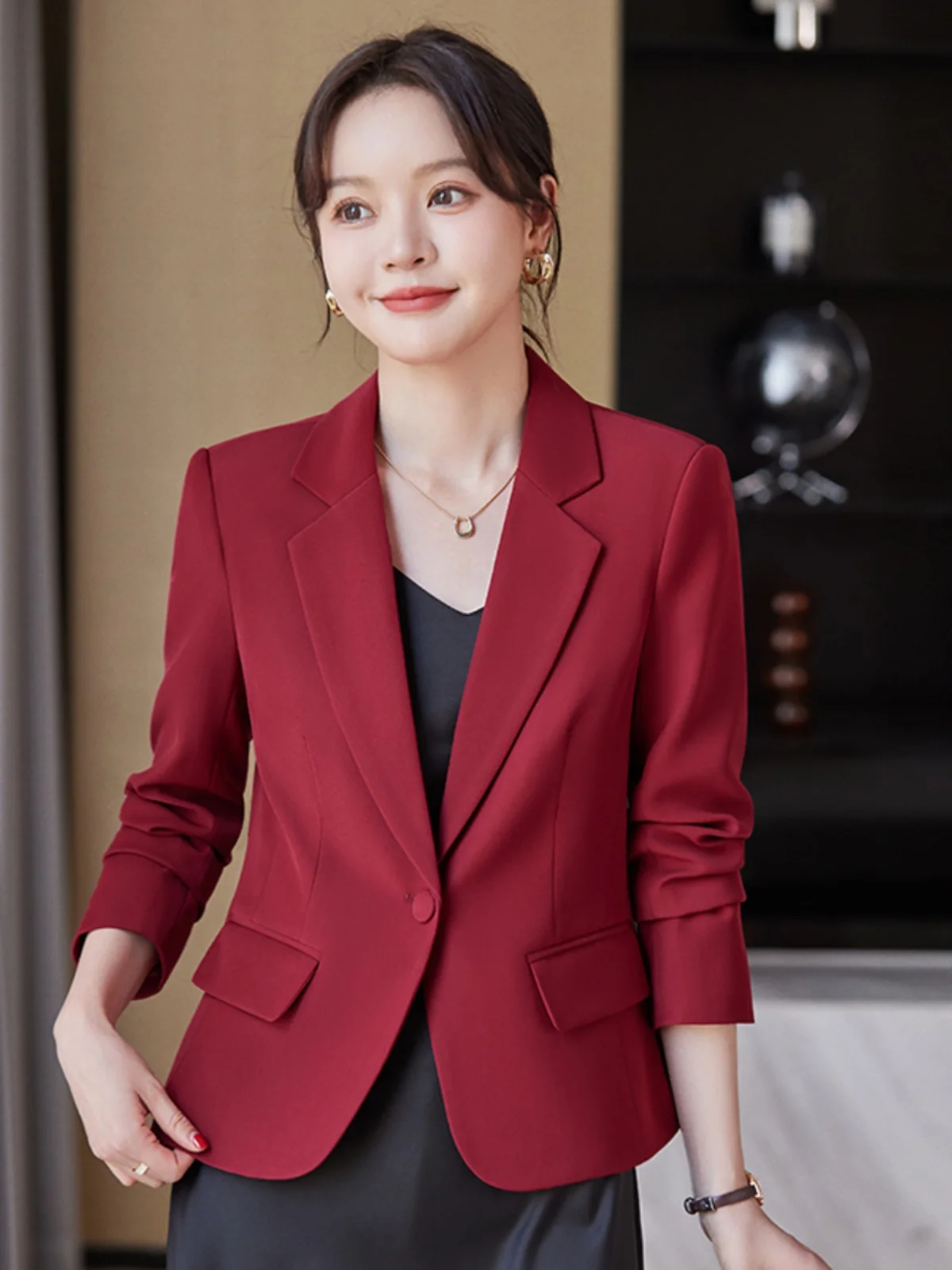 Elegant Short Tailored Jacket Women's Business Suit Waist-Cinching Commute Ready Simple Design Autumn Collection 2024
Elegant Short Tailored Jacket Women's Business Suit Waist-Cinching Commute Ready Simple Design Autumn Collection 2024