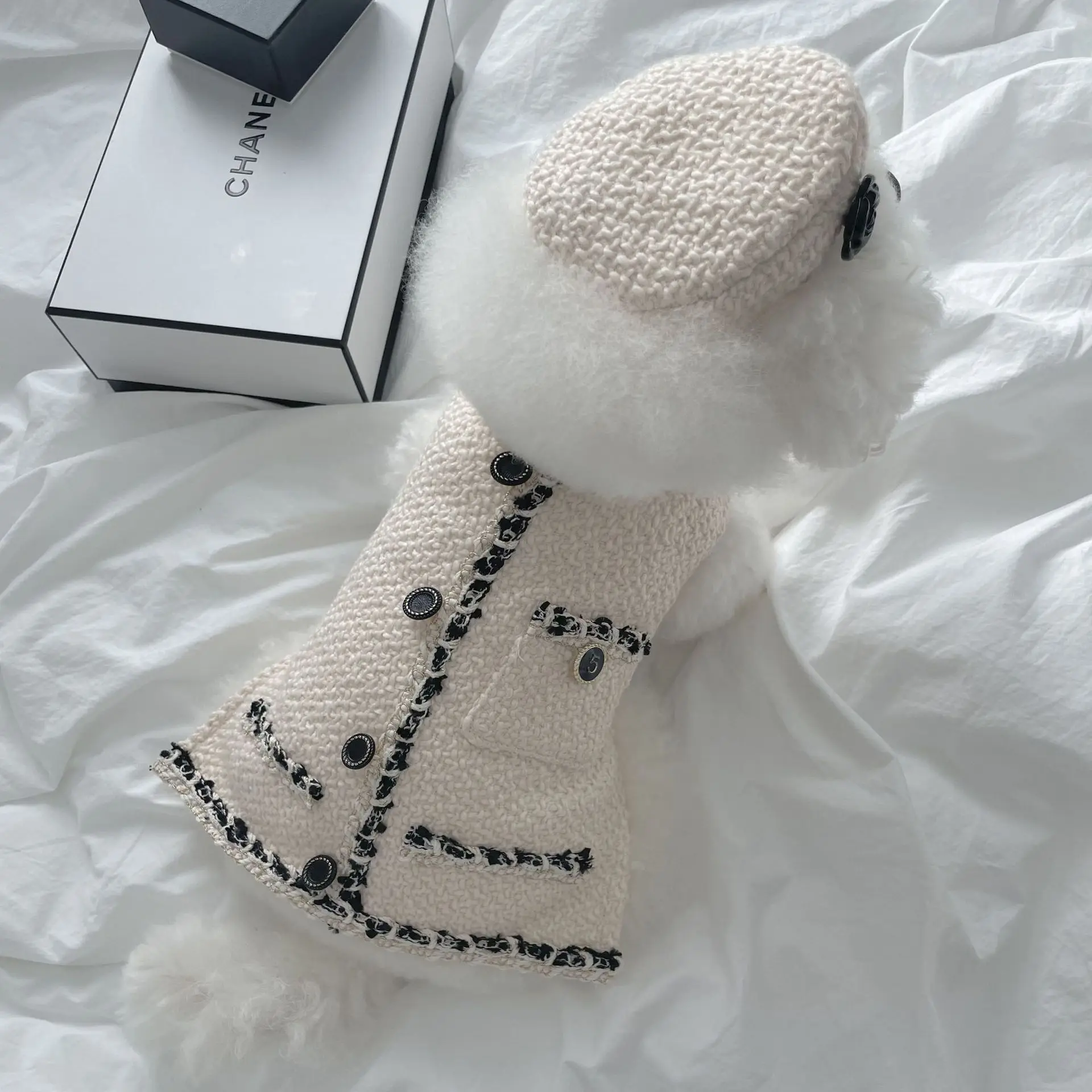 Cute Cat Clothes Woven Dress Set Pet Clothes Puppy Clothes Cotton Elegant Woven Sleeveless Coat Fashion Hat Dog Costume
Cute Cat Clothes Woven Dress Set Pet Clothes Puppy Clothes Cotton Elegant Woven Sleeveless Coat Fashion Hat Dog Costume