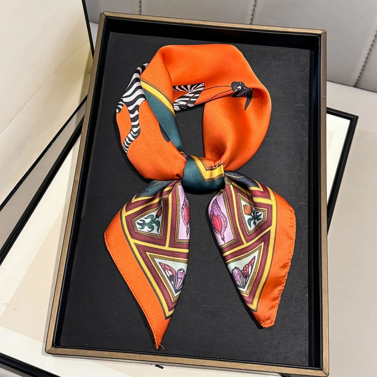 2026 New Luxury Design Print Silk Square Scarf Women Soft Satin Neck Tie Fashion Kerchief Headscarf Female Hijab Foulard Bandana
2026 New Luxury Design Print Silk Square Scarf Women Soft Satin Neck Tie Fashion Kerchief Headscarf Female Hijab Foulard Bandana