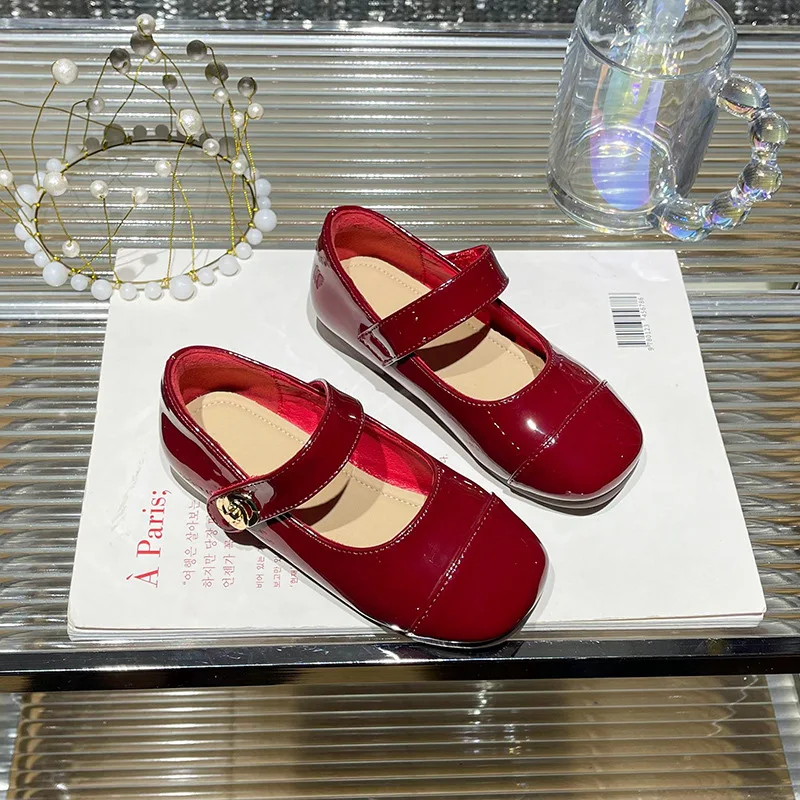 Girls' Red Leather Shoes 2024 Spring New Western Trend Korean Edition Children's Single Shoes Versatile Soft Sole Princess Shoes
Girls' Red Leather Shoes 2024 Spring New Western Trend Korean Edition Children's Single Shoes Versatile Soft Sole Princess Shoes