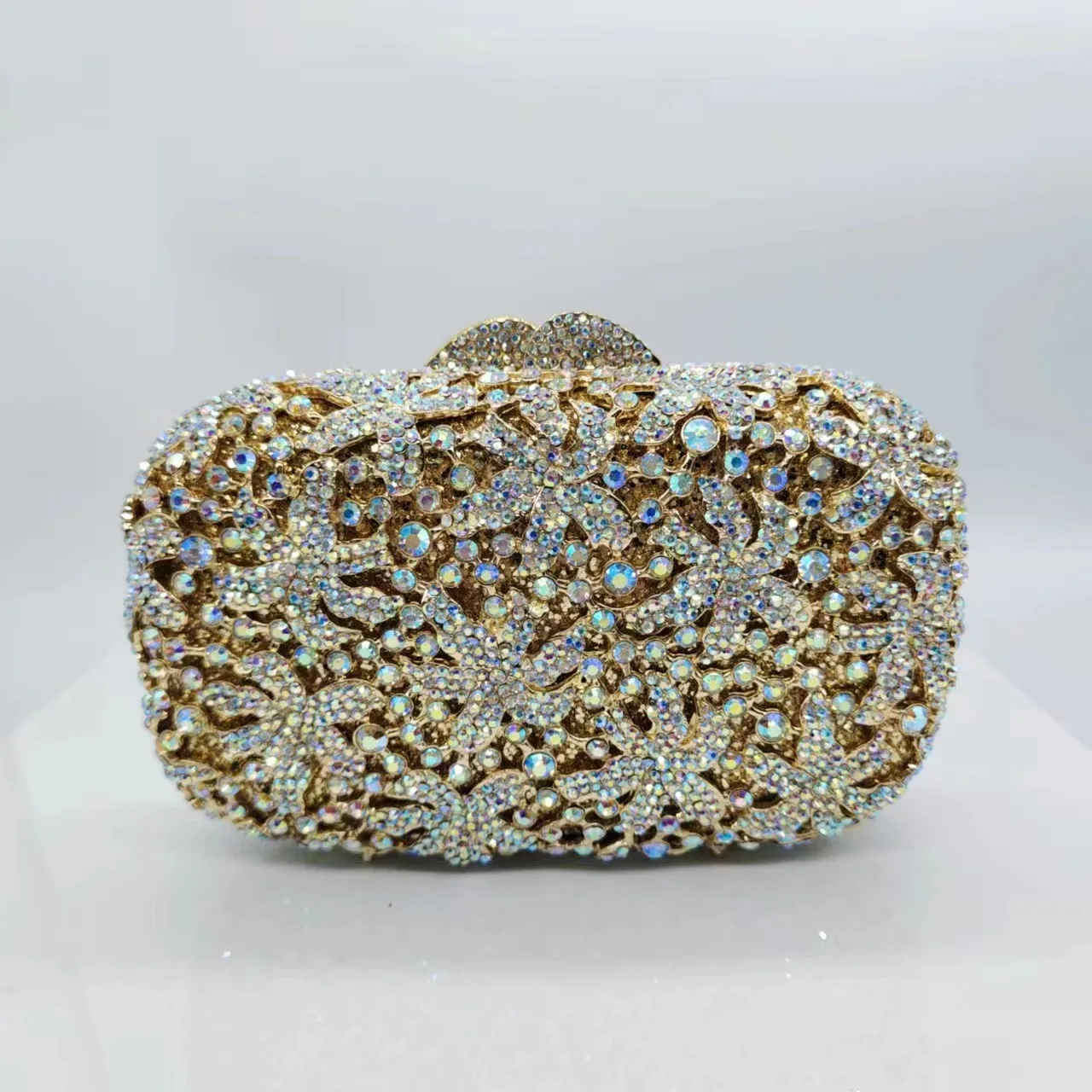 Hollow Metal Diamond Clutch Bag Evening Dress Banquet Clutch High-end Crystal Women's Light Luxury Style Evening Gold Clutch Bag
Hollow Metal Diamond Clutch Bag Evening Dress Banquet Clutch High-end Crystal Women's Light Luxury Style Evening Gold Clutch Bag