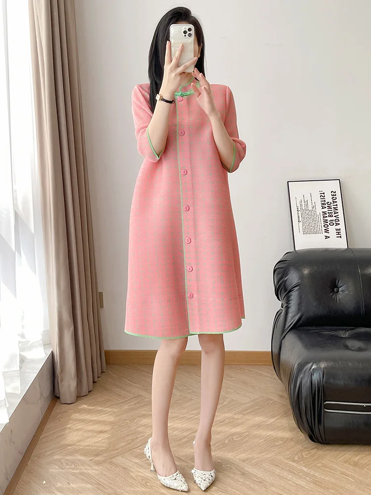 Three Houses Wind Pleated Summer New Loose Women's Dress Five Sleeve Loose Waist High Elasticity Polyester Fiber A-Line Skirt
Three Houses Wind Pleated Summer New Loose Women's Dress Five Sleeve Loose Waist High Elasticity Polyester Fiber A-Line Skirt