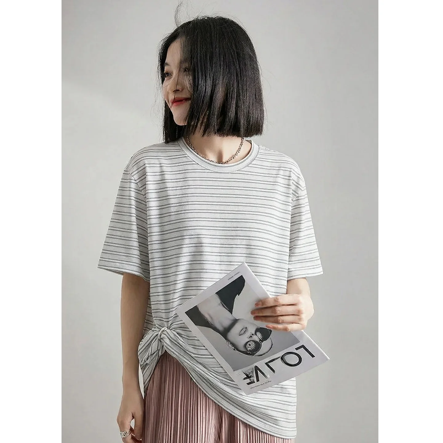 Chivirin Pure Cotton Striped Short Sleeve T-Shirt Women's Summer Slimming Loose Design Anti-Aging Top Casual Fashion
Chivirin Pure Cotton Striped Short Sleeve T-Shirt Women's Summer Slimming Loose Design Anti-Aging Top Casual Fashion