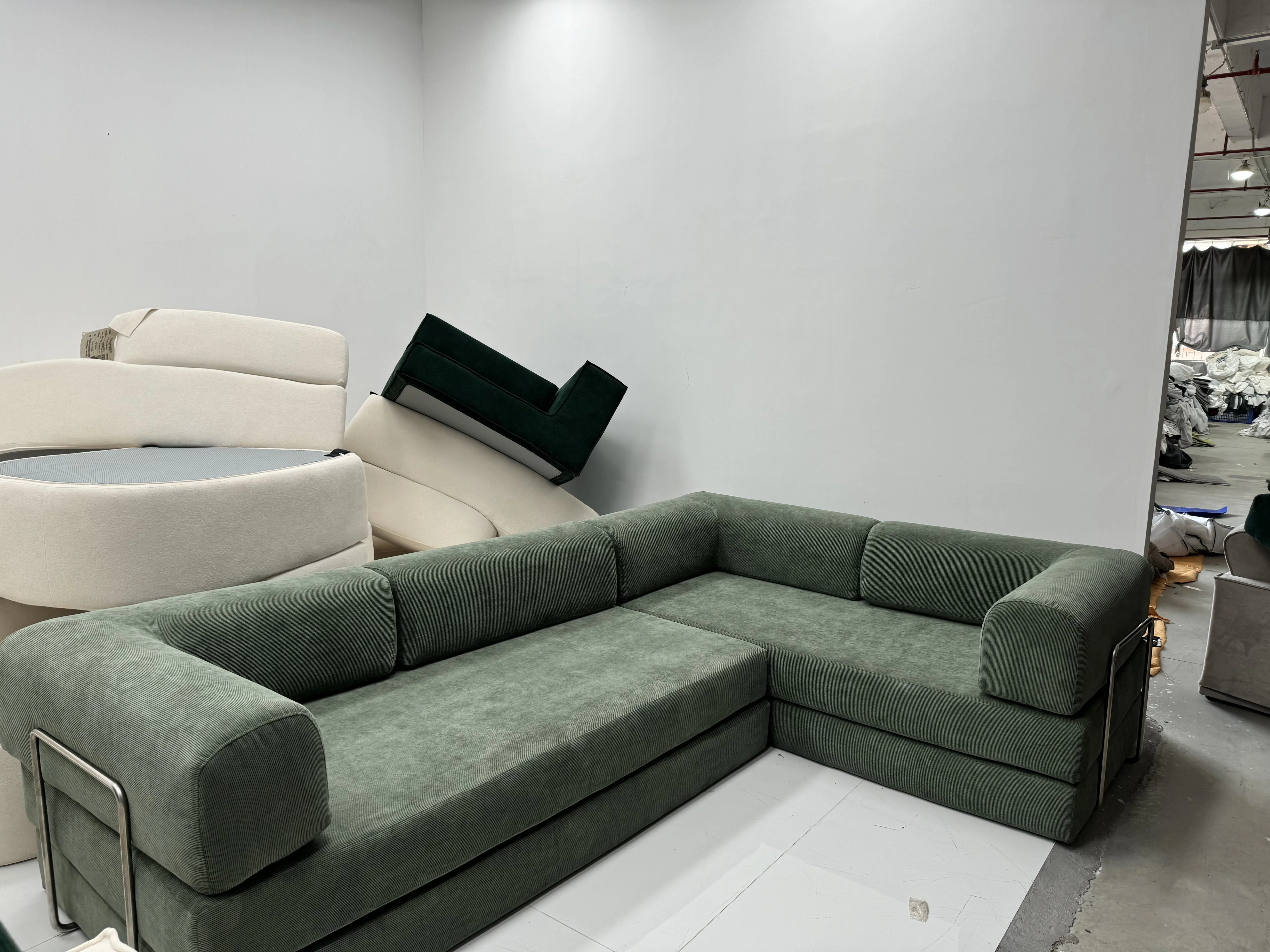 Luxury L Shape 2 Fur Striped Acrylic Velvet Fabric Convertible Living Room Sofa Bed
Luxury L Shape 2 Fur Striped Acrylic Velvet Fabric Convertible Living Room Sofa Bed
