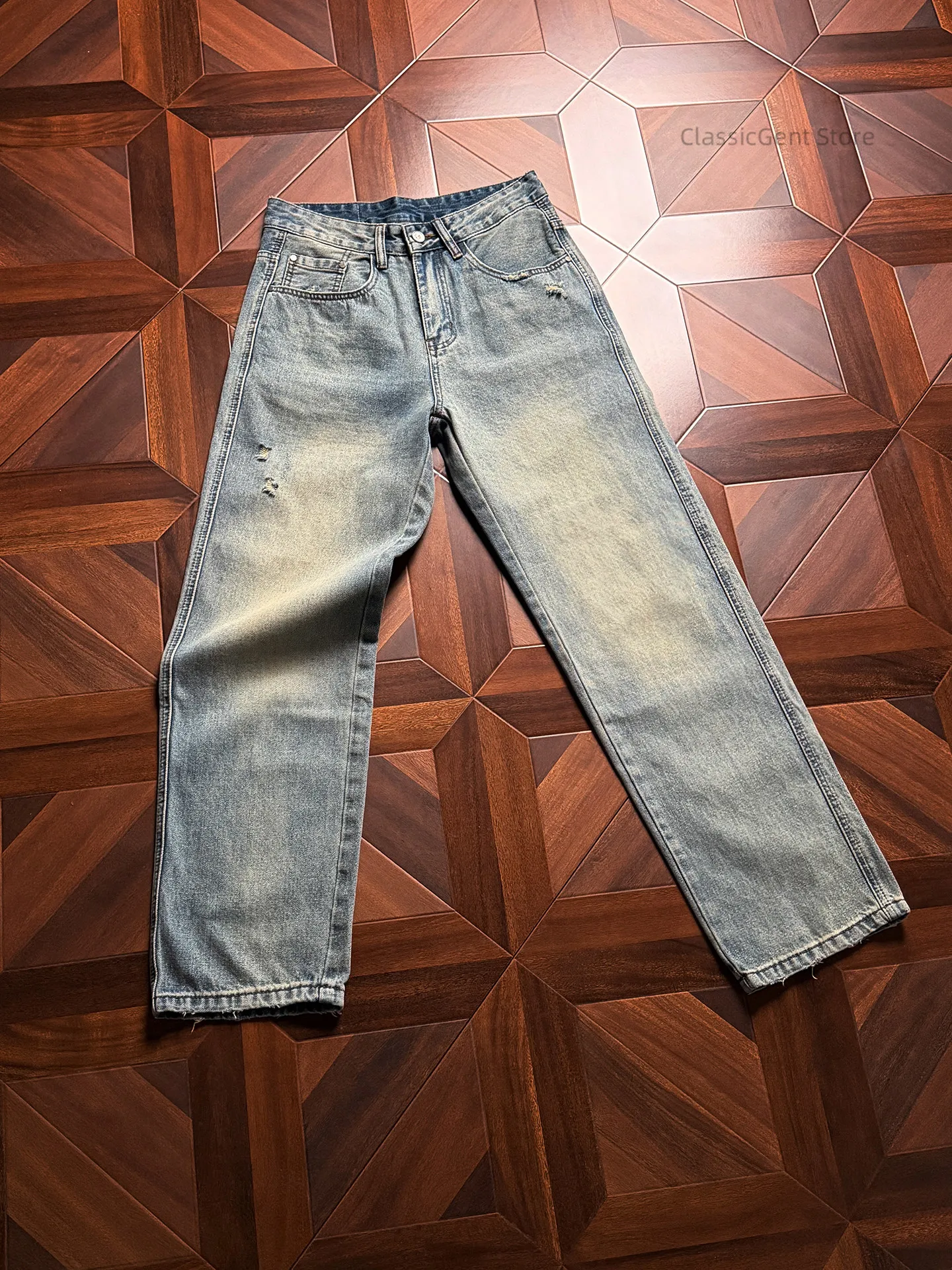 New hand-polished small hole 11 ounces loose straight rough edge worn trouser leg jeans
New hand-polished small hole 11 ounces loose straight rough edge worn trouser leg jeans