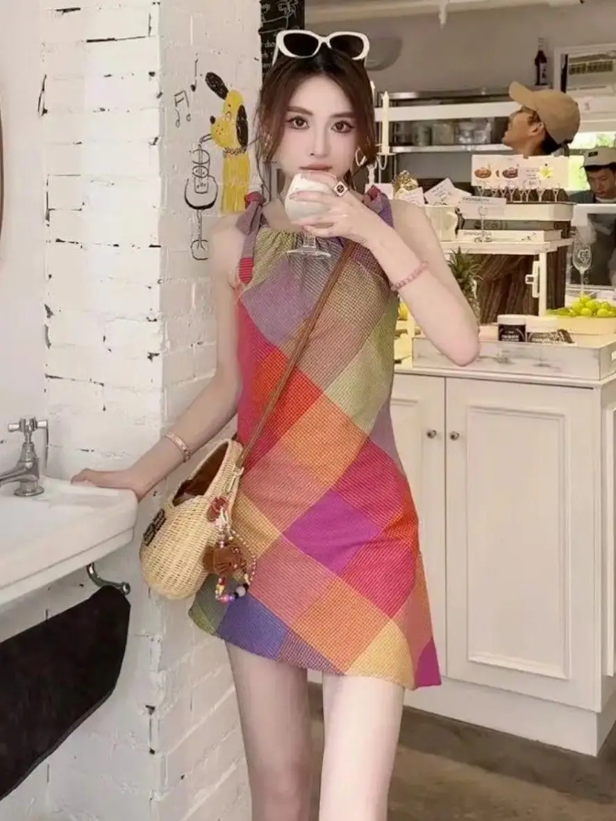 Dopamine Wears A Neck-hanging Sleeveless Plaid Dress for Women's Summer Beauty, Unique Design, Waist Temperament Skirt
Dopamine Wears A Neck-hanging Sleeveless Plaid Dress for Women's Summer Beauty, Unique Design, Waist Temperament Skirt