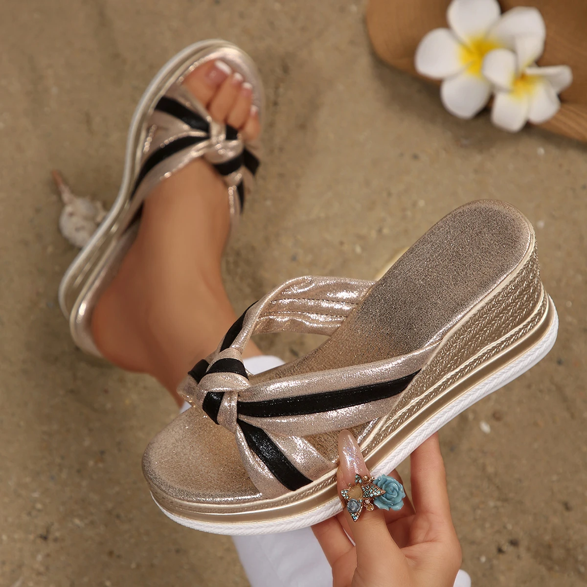 Модные женские сандалии на танкетке, роскошные шлепанцы на платформе, женская обувь с открытым носком, блестящие туфли на высоком каблуке, женская пляжная обувь, Sandalias De Mujer
Модные женские сандалии на танкетке, роскошные шлепанцы на платформе, женская обувь с открытым носком, блестящие туфли на высоком каблуке, женская пляжная обувь, Sandalias De Mujer