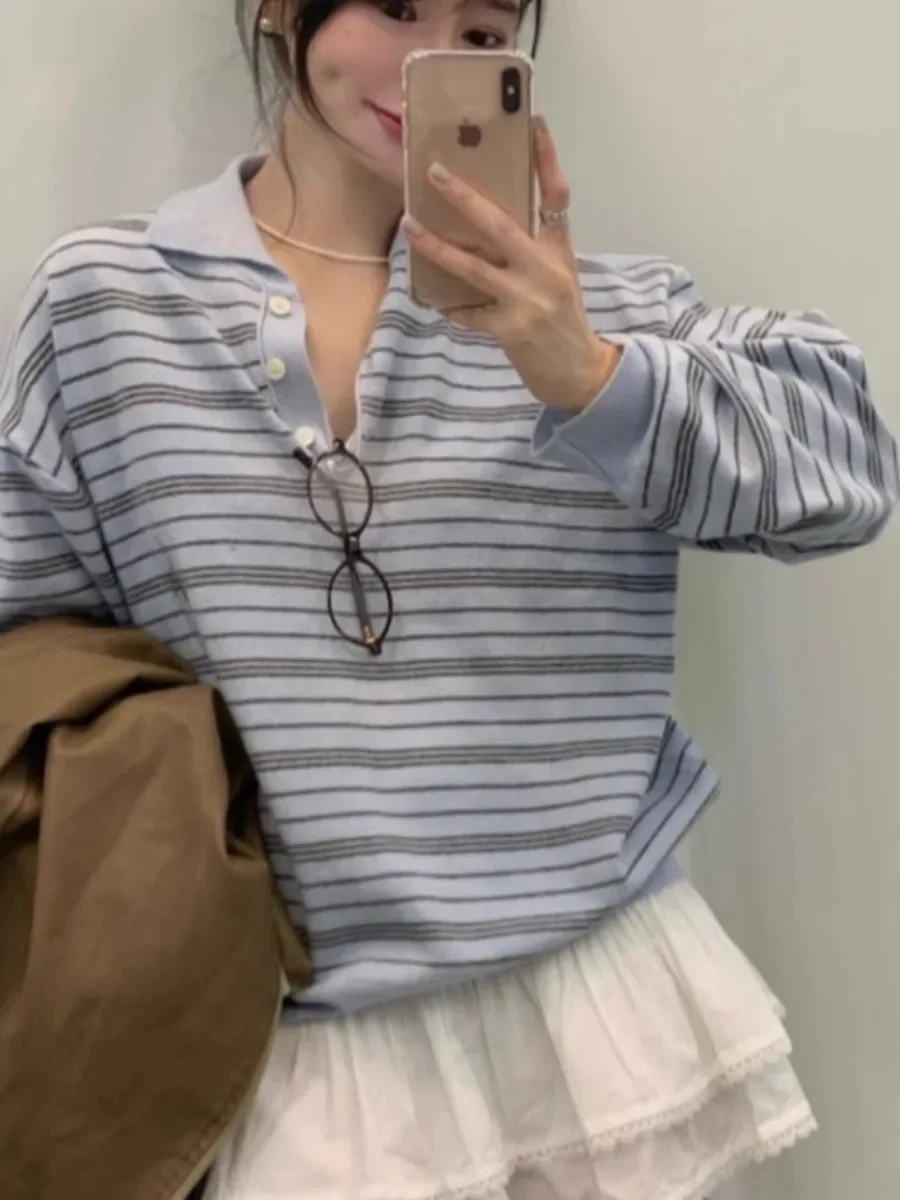 Retro Blue Stripe Knit Women 2025 Spring Fashion Lapel Loose Design Sense Bottoming Temperament Top Fashion
Retro Blue Stripe Knit Women 2025 Spring Fashion Lapel Loose Design Sense Bottoming Temperament Top Fashion
