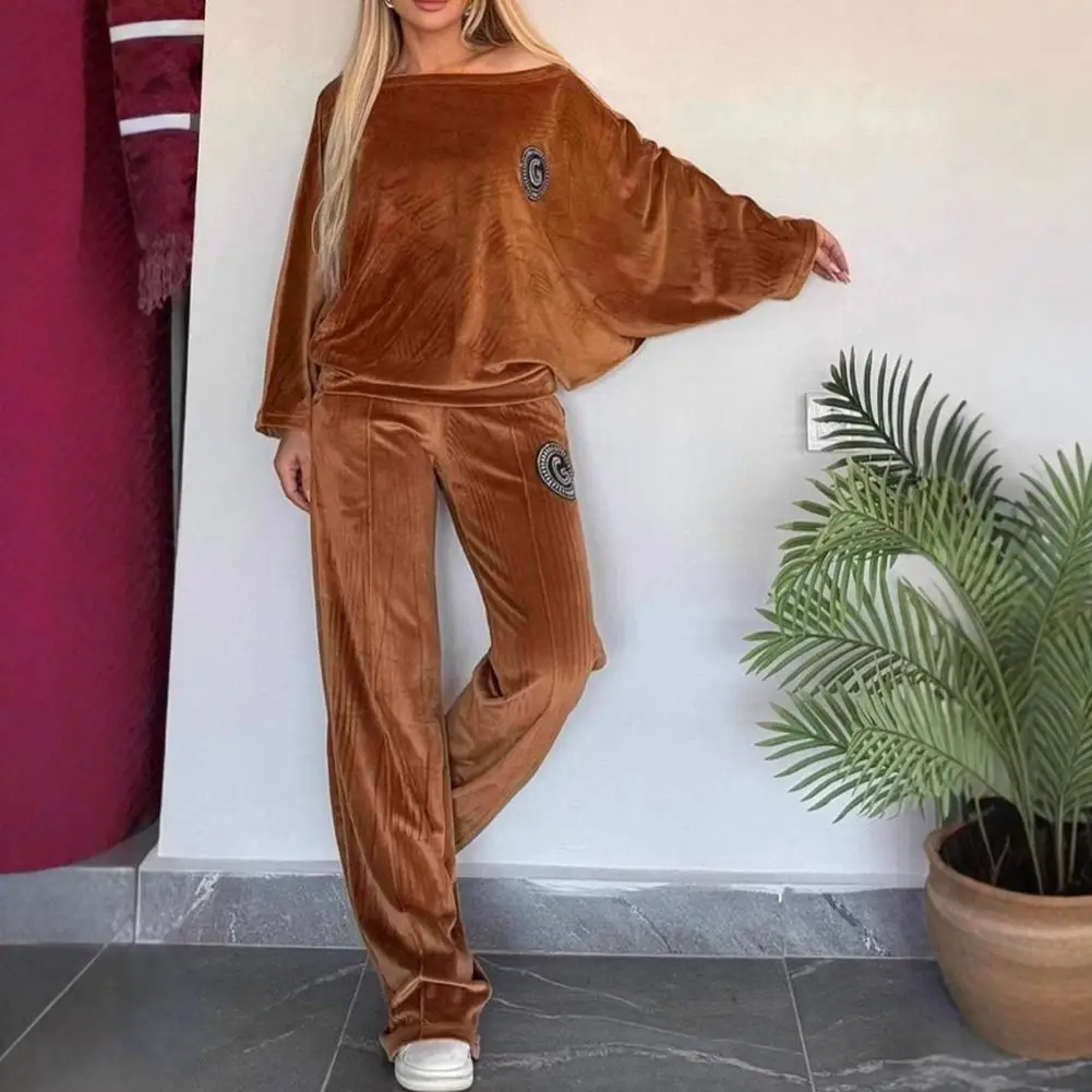 Bat Sleeves Blouse Set Solid Color Women Suit Set Velvet Bat Sleeves Blouse Wide Leg Trousers Set for Women Sport Outfit
Bat Sleeves Blouse Set Solid Color Women Suit Set Velvet Bat Sleeves Blouse Wide Leg Trousers Set for Women Sport Outfit