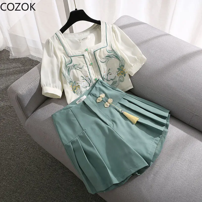 Summer Elegant Hanfu Two-piece Set Women‘s Square Neck Embroidered Short Sleeve Top Leisure Wide Legs Shorts Chinese Style Suit
Summer Elegant Hanfu Two-piece Set Women‘s Square Neck Embroidered Short Sleeve Top Leisure Wide Legs Shorts Chinese Style Suit