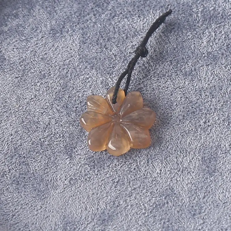 Подвеска в форме цветка из агата с черным шнуром: одинарная часть из натурального камня, идеально подходит для украшений ручной работы 17x17x4 мм-1,4 г
Подвеска в форме цветка из агата с черным шнуром: одинарная часть из натурального камня, идеально подходит для украшений ручной работы 17x17x4 мм-1,4 г