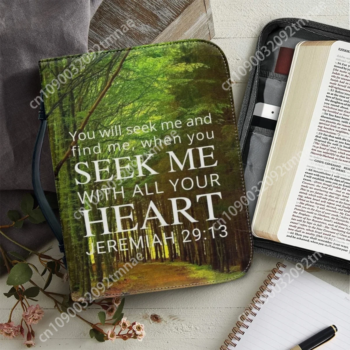 Santa Claus Print Women's Handbags Clutch Bible Case for Christmas Pu Leather Storage Book Holy Bible Bag Custom Christmas Gifts
Santa Claus Print Women's Handbags Clutch Bible Case for Christmas Pu Leather Storage Book Holy Bible Bag Custom Christmas Gifts