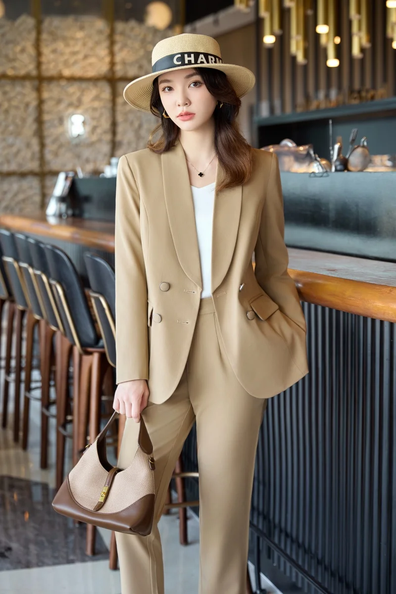 AIyssa модный высококачественный женский костюм-двойка, брючный пиджак, новый стиль осени и зимы 2025 года
AIyssa модный высококачественный женский костюм-двойка, брючный пиджак, новый стиль осени и зимы 2025 года