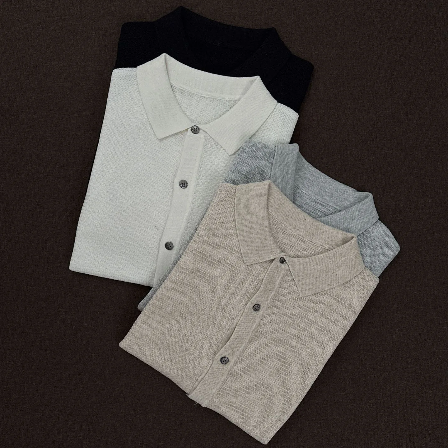 Summer New Men's Knitted Cardigan Men's T-shirt Solid Color Lapel Button Cardigan Top
Summer New Men's Knitted Cardigan Men's T-shirt Solid Color Lapel Button Cardigan Top