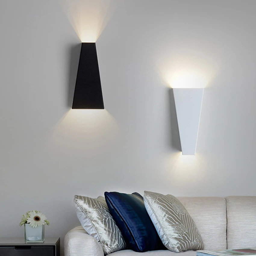 Modern indoor LED10W wall lamp, living room, bedroom, bedside, background wall decoration, wall lamp with up and down illuminati
Modern indoor LED10W wall lamp, living room, bedroom, bedside, background wall decoration, wall lamp with up and down illuminati