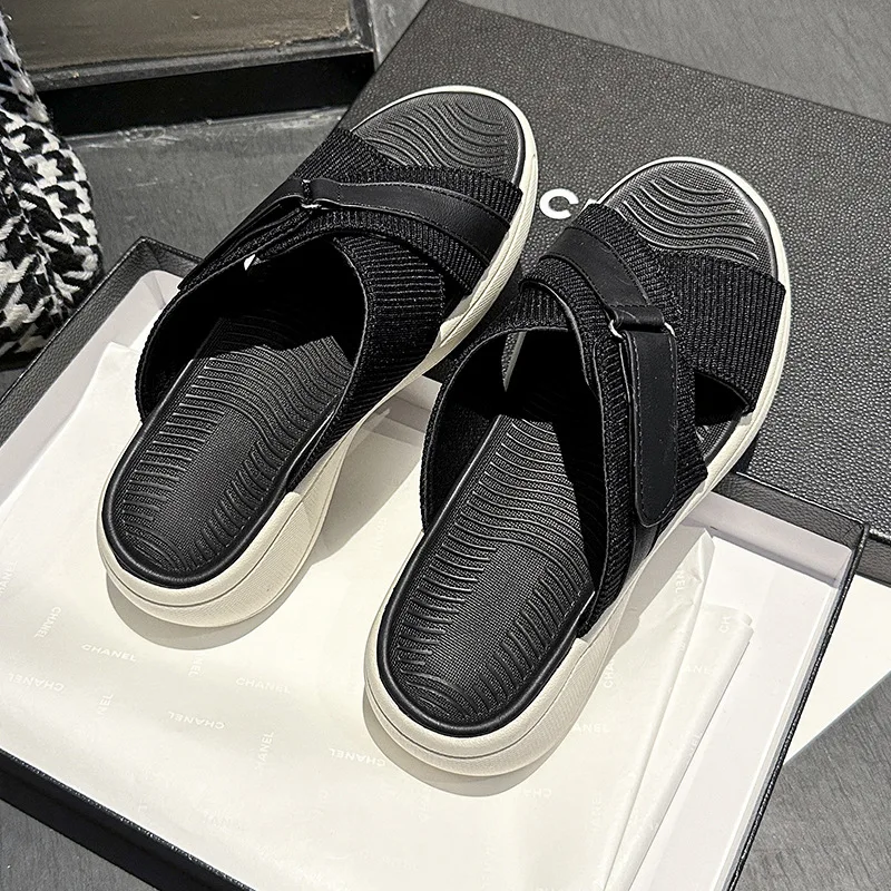 2024 New High Quality Women Summer Slippers Fashion Light Bottom Casual Sandals Female Flat Beach Shoes Shoes for Women
2024 New High Quality Women Summer Slippers Fashion Light Bottom Casual Sandals Female Flat Beach Shoes Shoes for Women