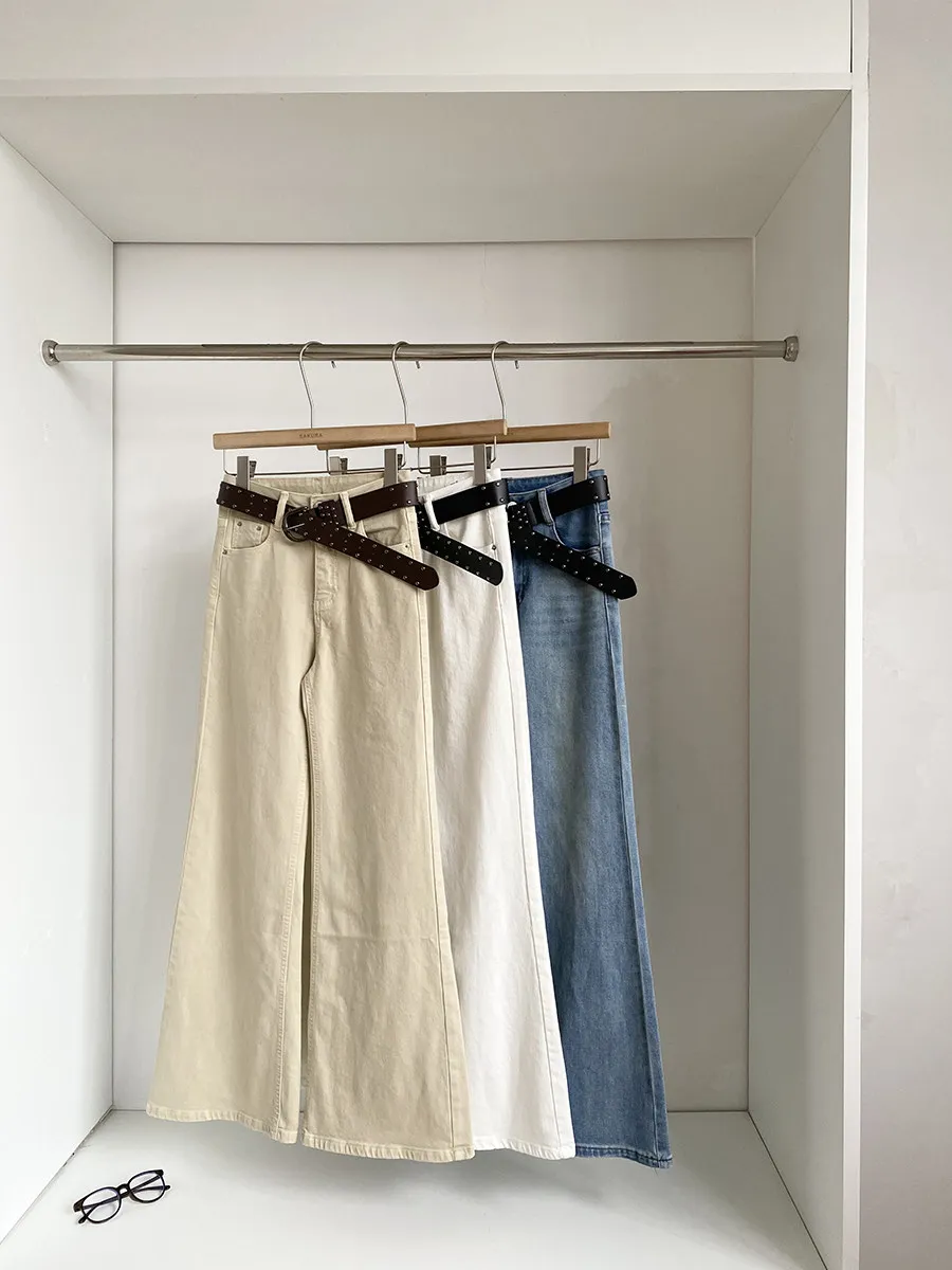 Retro High Waist Bell Bottom Jeans Women's Spring 2026 New Style Washed Denim Pants with Belt Korean Version Slimming
Retro High Waist Bell Bottom Jeans Women's Spring 2026 New Style Washed Denim Pants with Belt Korean Version Slimming