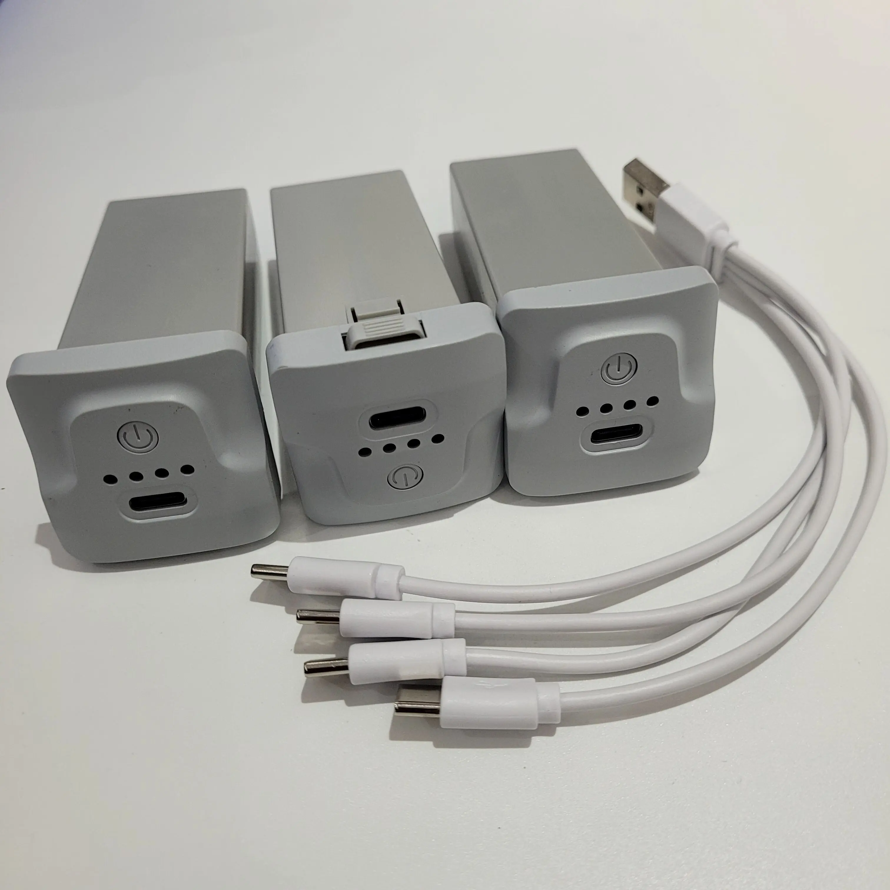 Комплект запасных частей SG901 MAX Серый аккумулятор и USB-кабель для зарядного устройства 4 в 1, часть или бесщеточный аккумулятор для квадрокоптера SG901MAX
Комплект запасных частей SG901 MAX Серый аккумулятор и USB-кабель для зарядного устройства 4 в 1, часть или бесщеточный аккумулятор для квадрокоптера SG901MAX