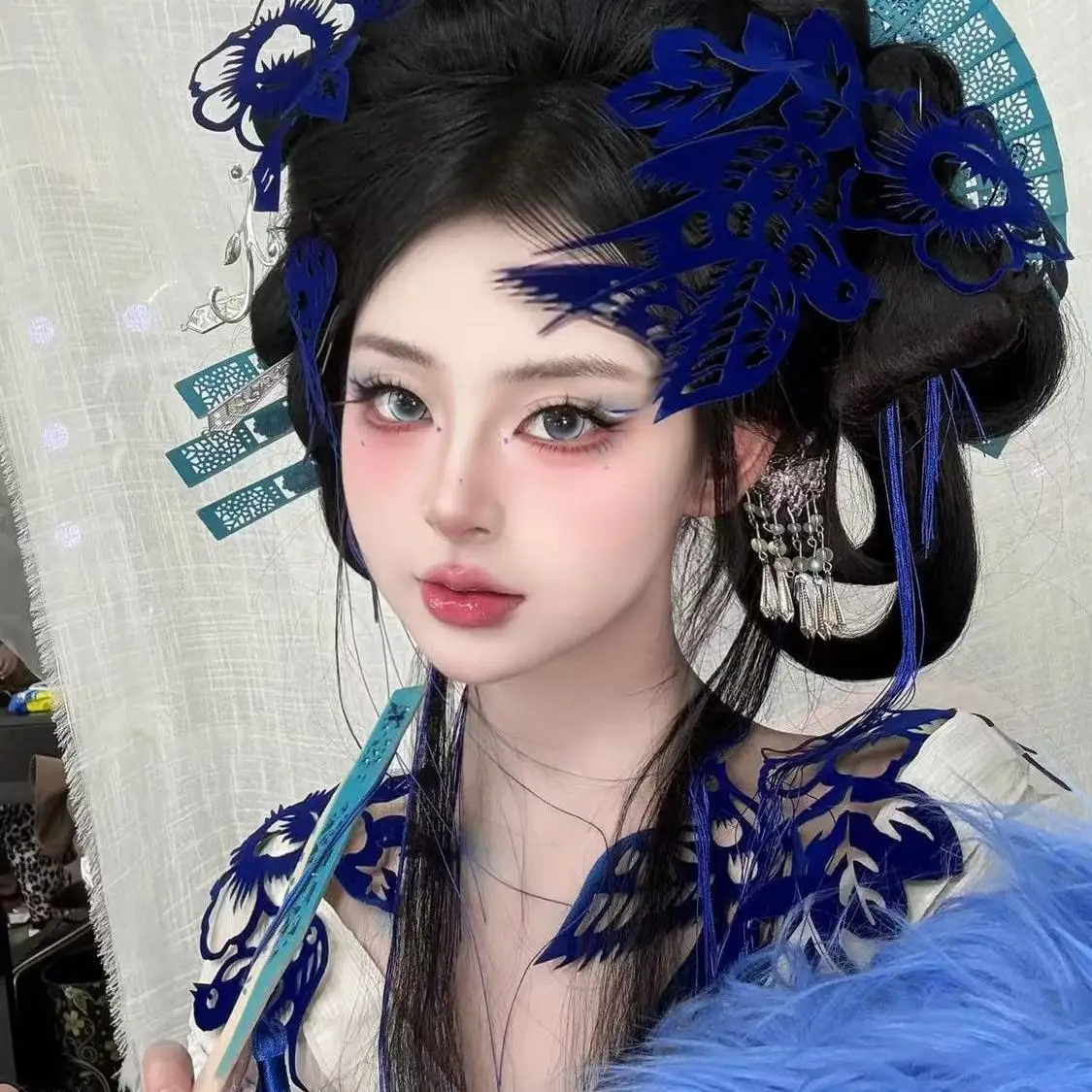 Blue paper-cut Magpie Headwear National Style Chinese Hanfu Ancient Style Hairpin Classical Headwear Vintage Hanfu Accessories
Blue paper-cut Magpie Headwear National Style Chinese Hanfu Ancient Style Hairpin Classical Headwear Vintage Hanfu Accessories