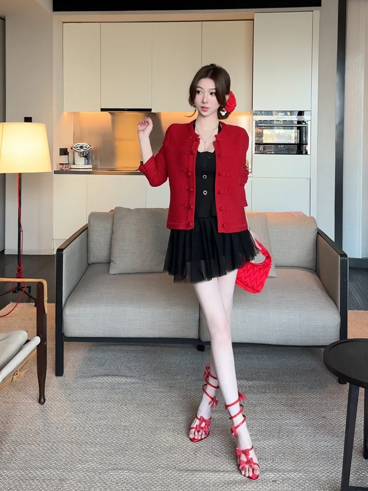 Весенний новый тонкий вязаный кардиган с пуговицами для женщин, повседневная верхняя одежда из нейлонового волокна, стандартный крой, женский свитер
Весенний новый тонкий вязаный кардиган с пуговицами для женщин, повседневная верхняя одежда из нейлонового волокна, стандартный крой, женский свитер