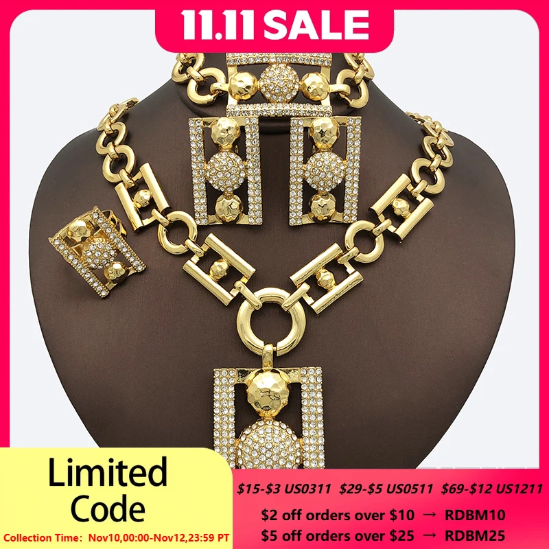 Комплект из колье, серёг и кольца, с покрытием из 18-каратного золота
Комплект из колье, серёг и кольца, с покрытием из 18-каратного золота