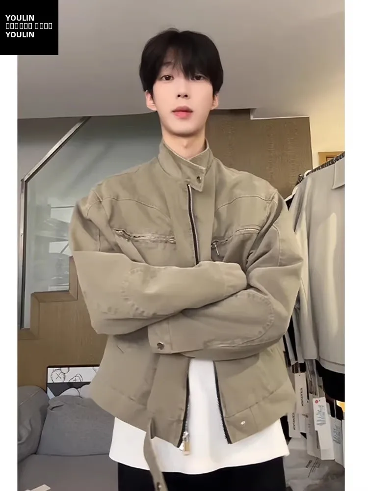 Мужская джинсовая куртка Cleanfit в американском ретро-стиле с воротником-стойкой, декорированная молниями, для молодежи
Мужская джинсовая куртка Cleanfit в американском ретро-стиле с воротником-стойкой, декорированная молниями, для молодежи