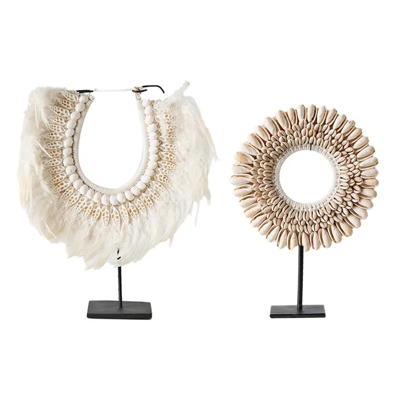 Handmade shell feather white round ornament model room living room entrance table
Handmade shell feather white round ornament model room living room entrance table